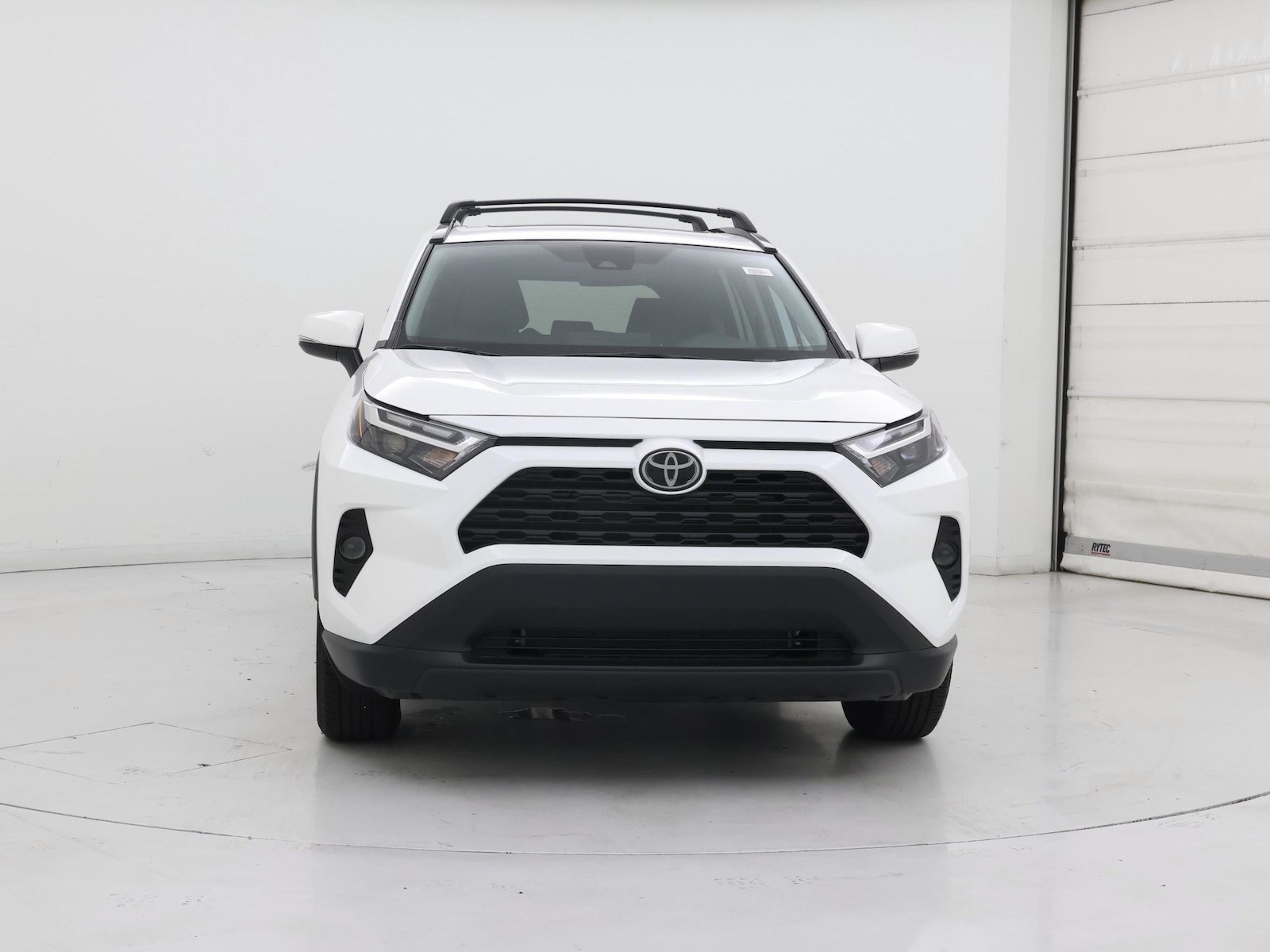 2025 Toyota RAV4 XLE - Photo 6