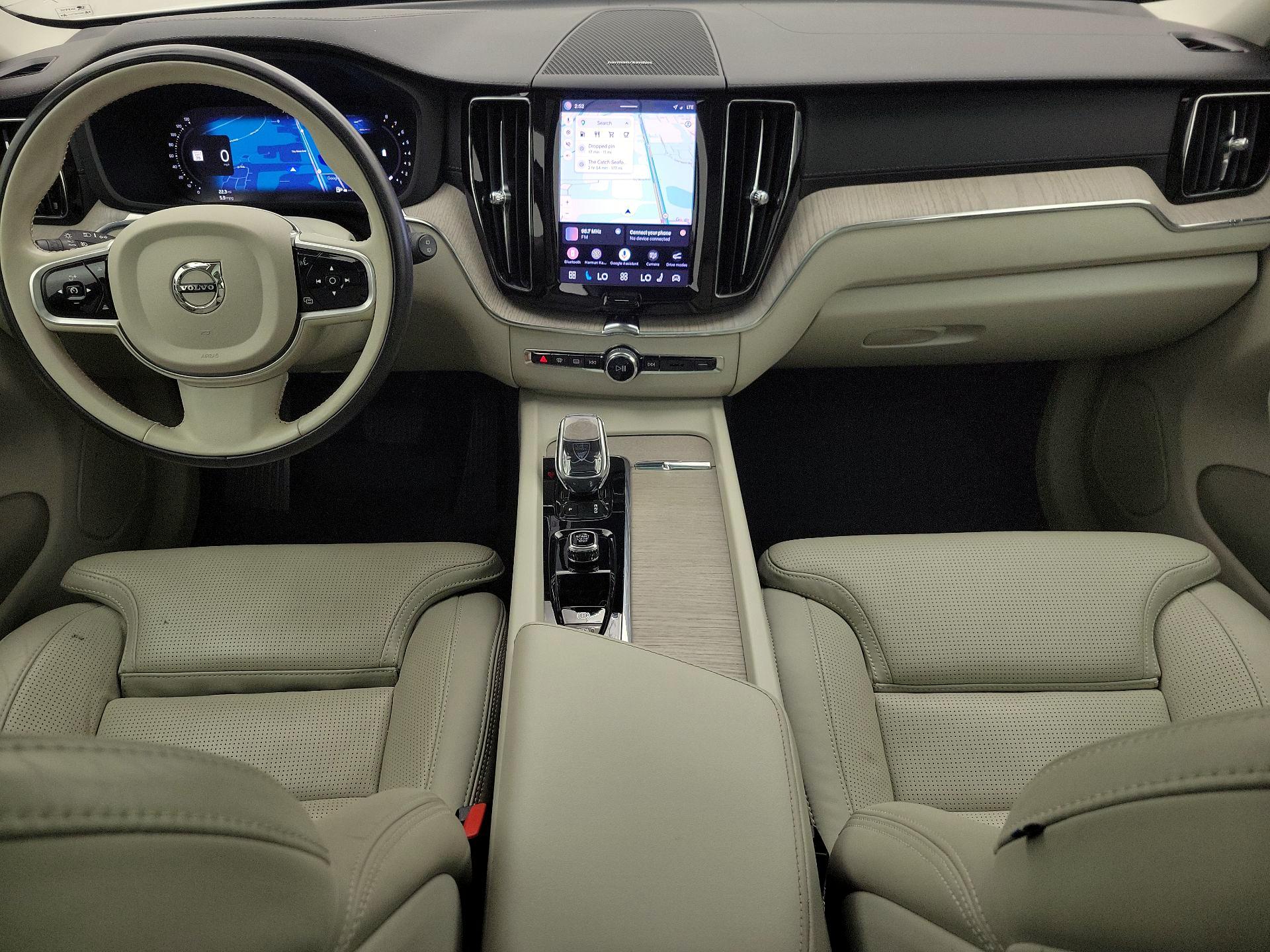 Thumbnail: 2022 Volvo XC60 - 9