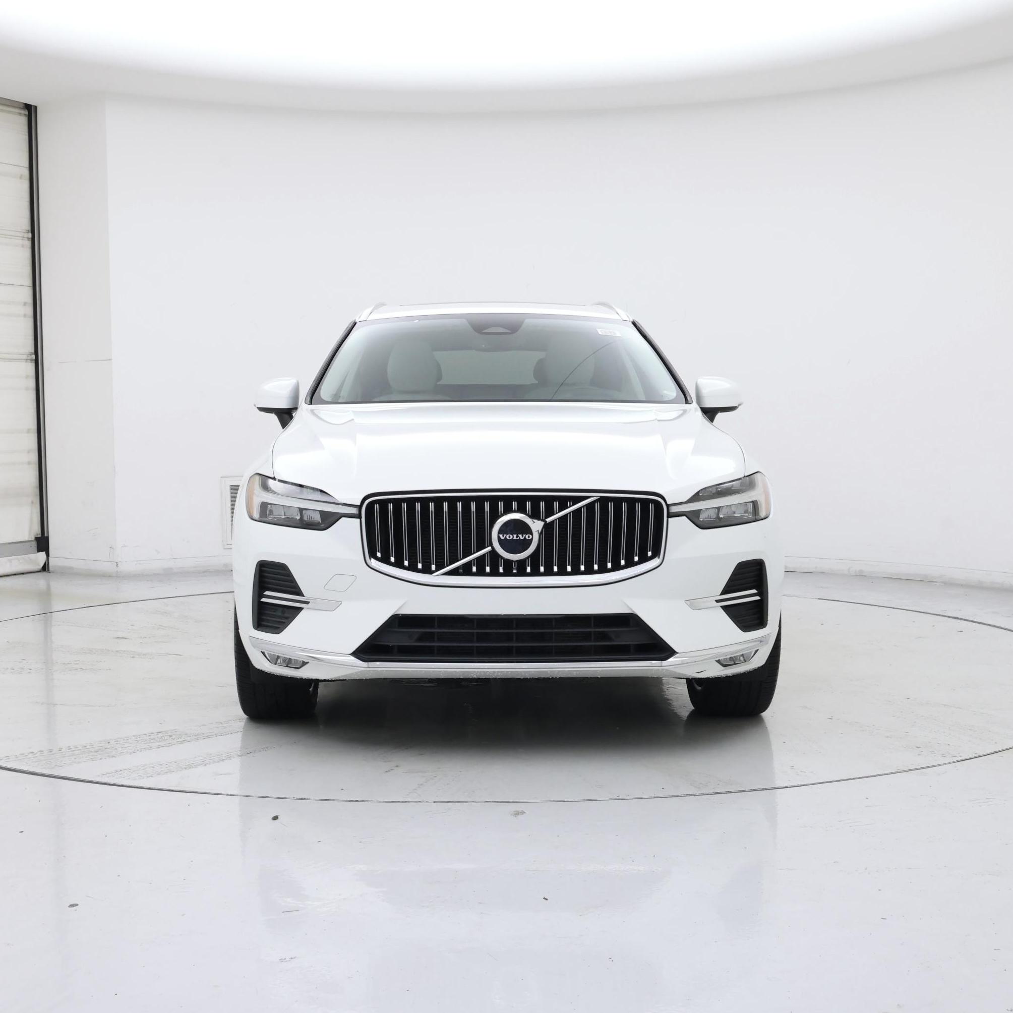 Thumbnail: 2022 Volvo XC60 - 5