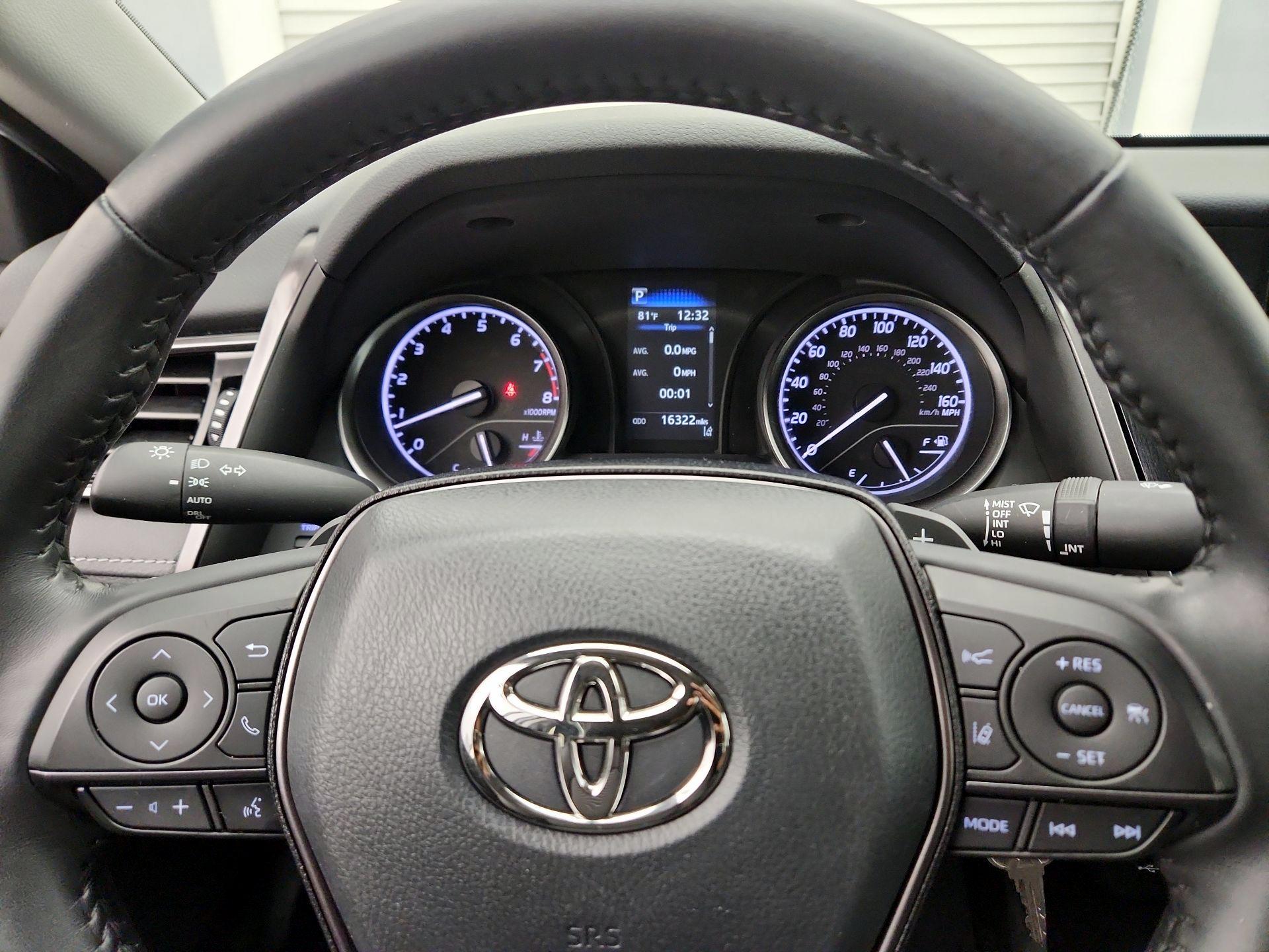 Thumbnail: 2022 Toyota Camry - 10