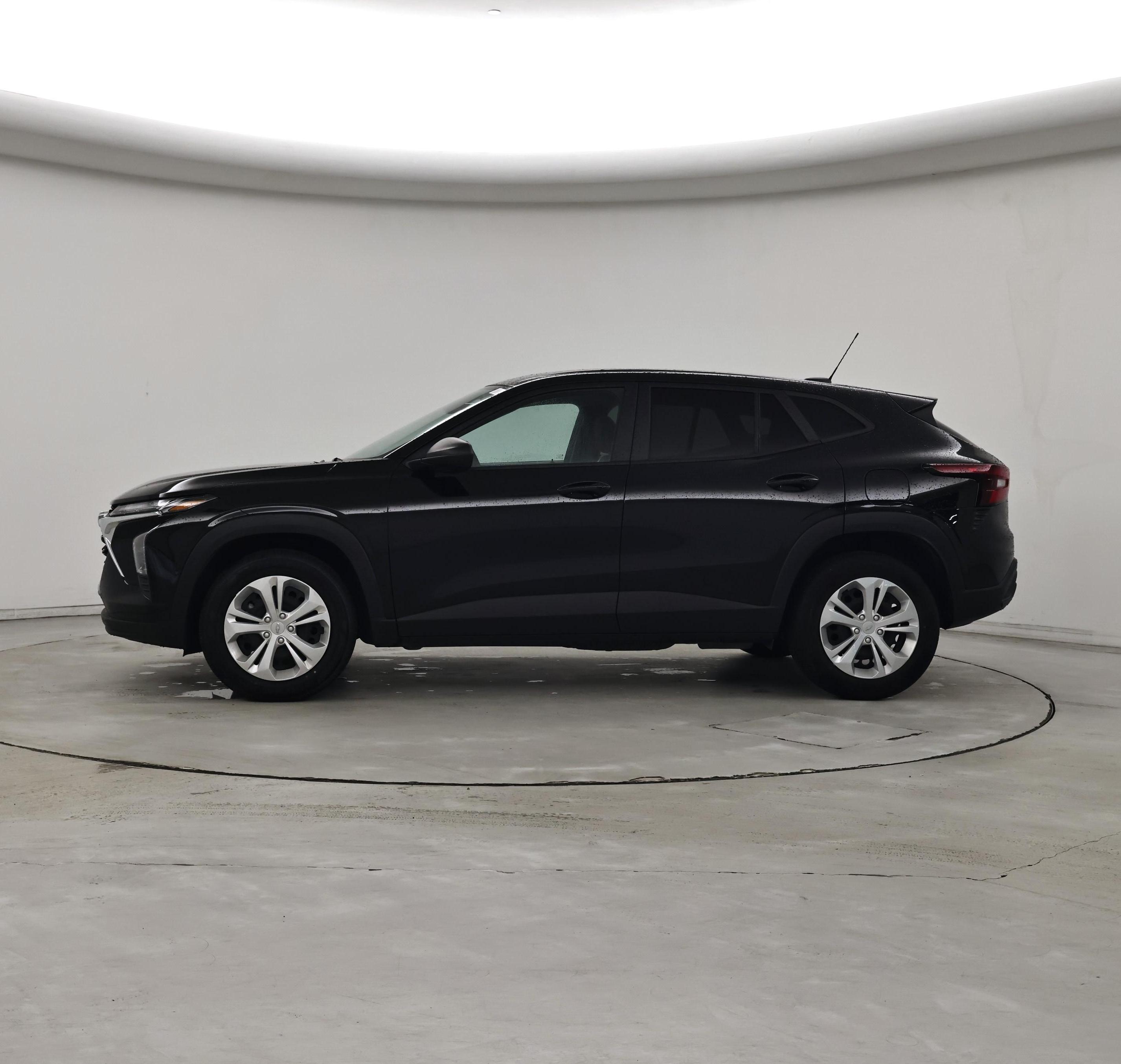 Thumbnail: 2025 Chevrolet Trax - 3
