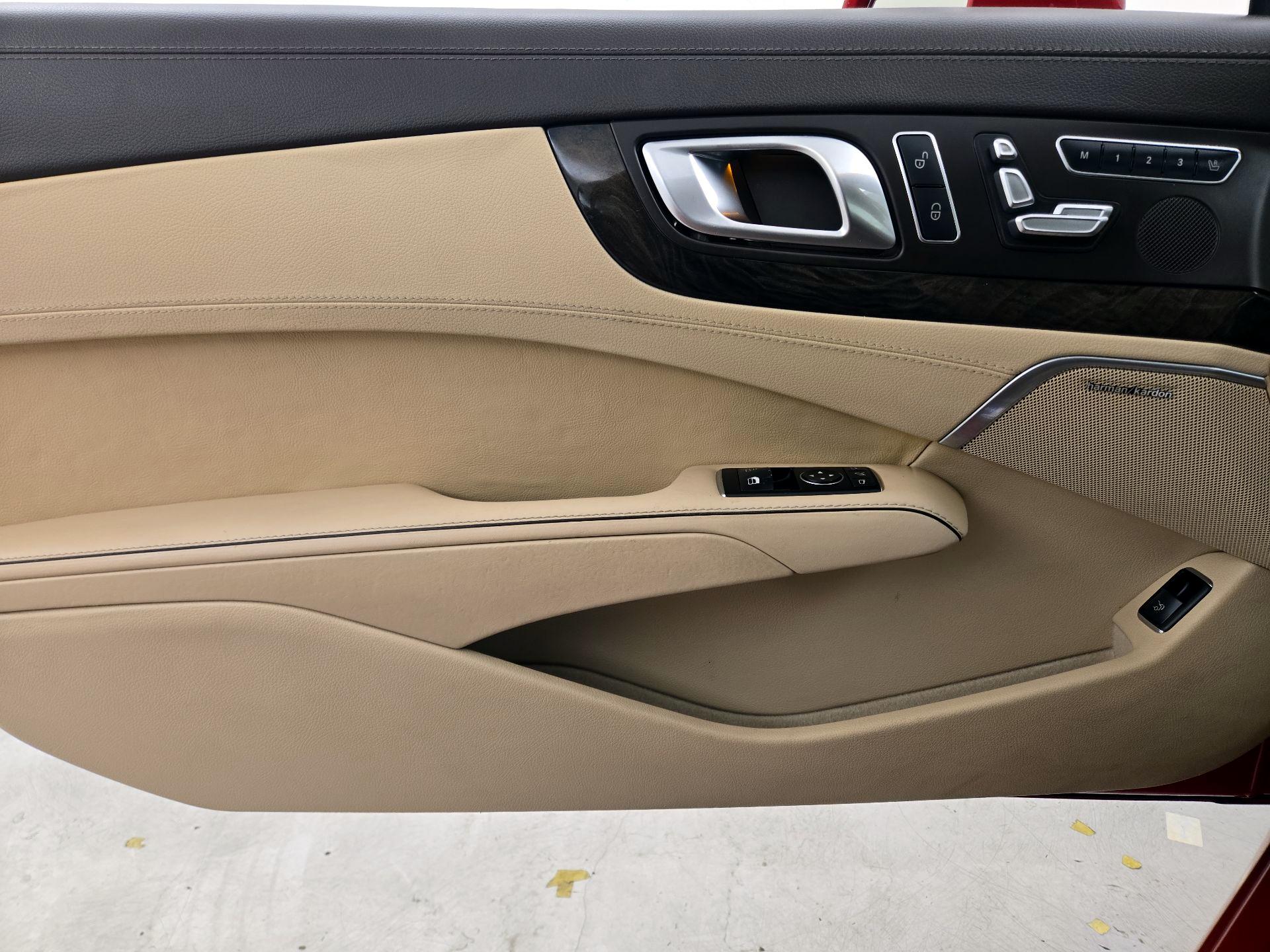 Thumbnail: 2015 Mercedes-Benz SL-Class - 12