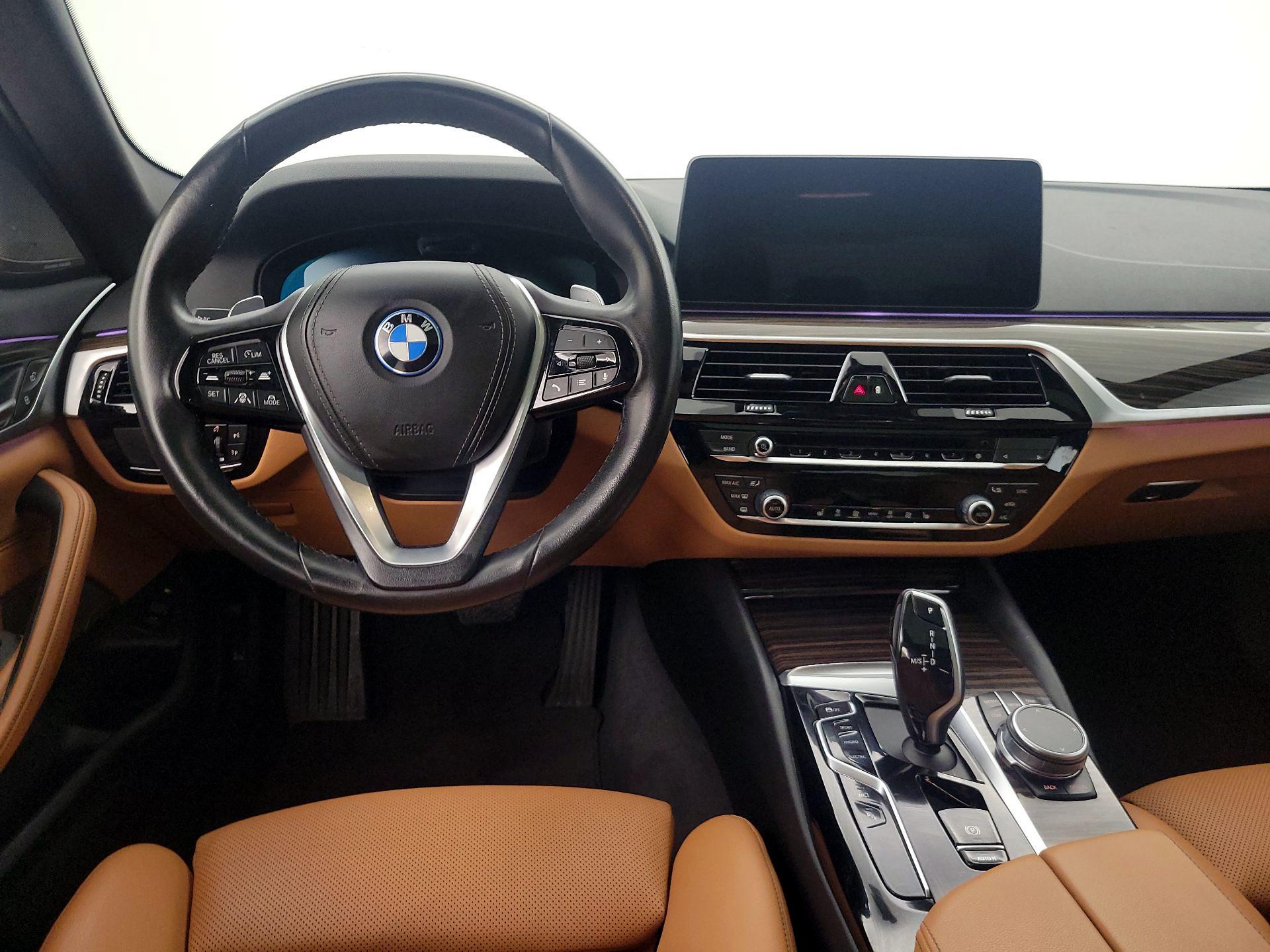Thumbnail: 2023 BMW 5 Series - 10