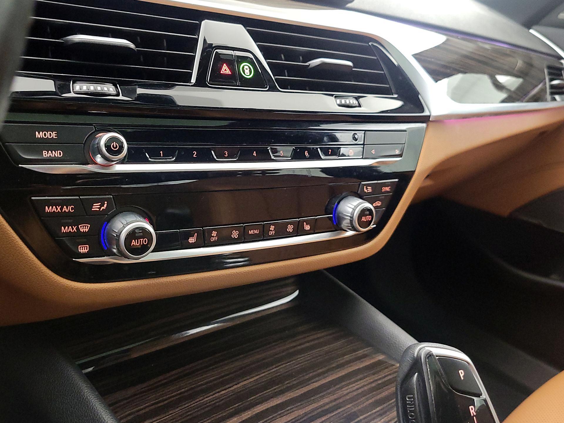 Thumbnail: 2023 BMW 5 Series - 17