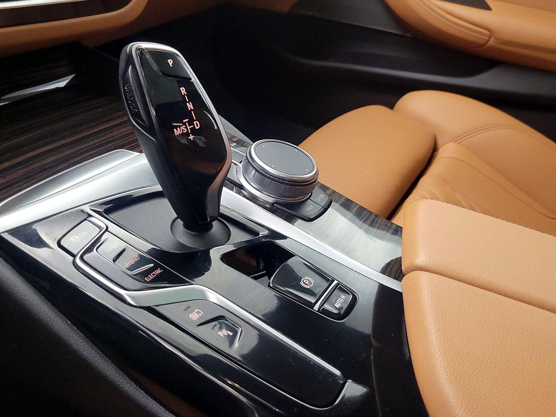 Thumbnail: 2023 BMW 5 Series - 18