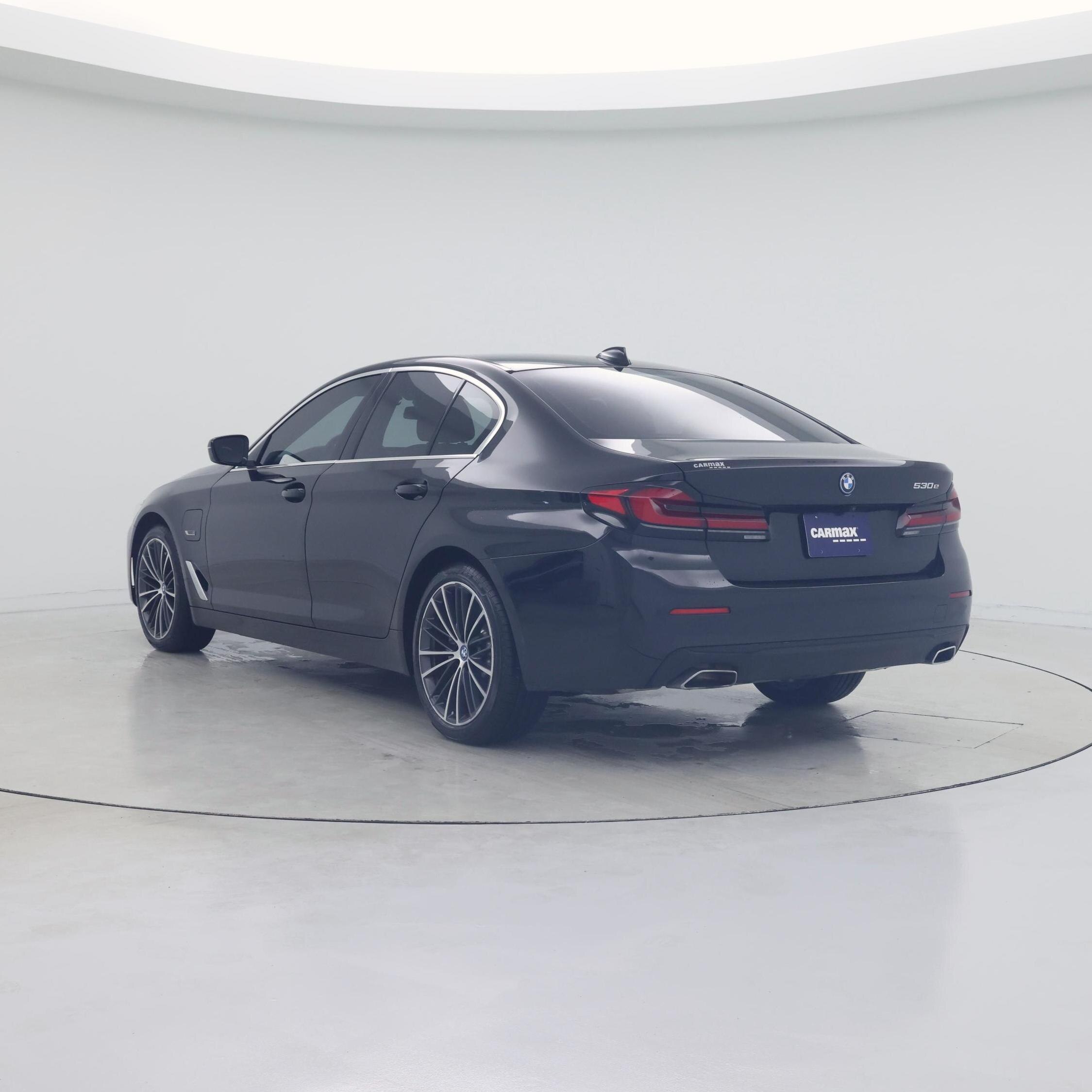 Thumbnail: 2023 BMW 5 Series - 2