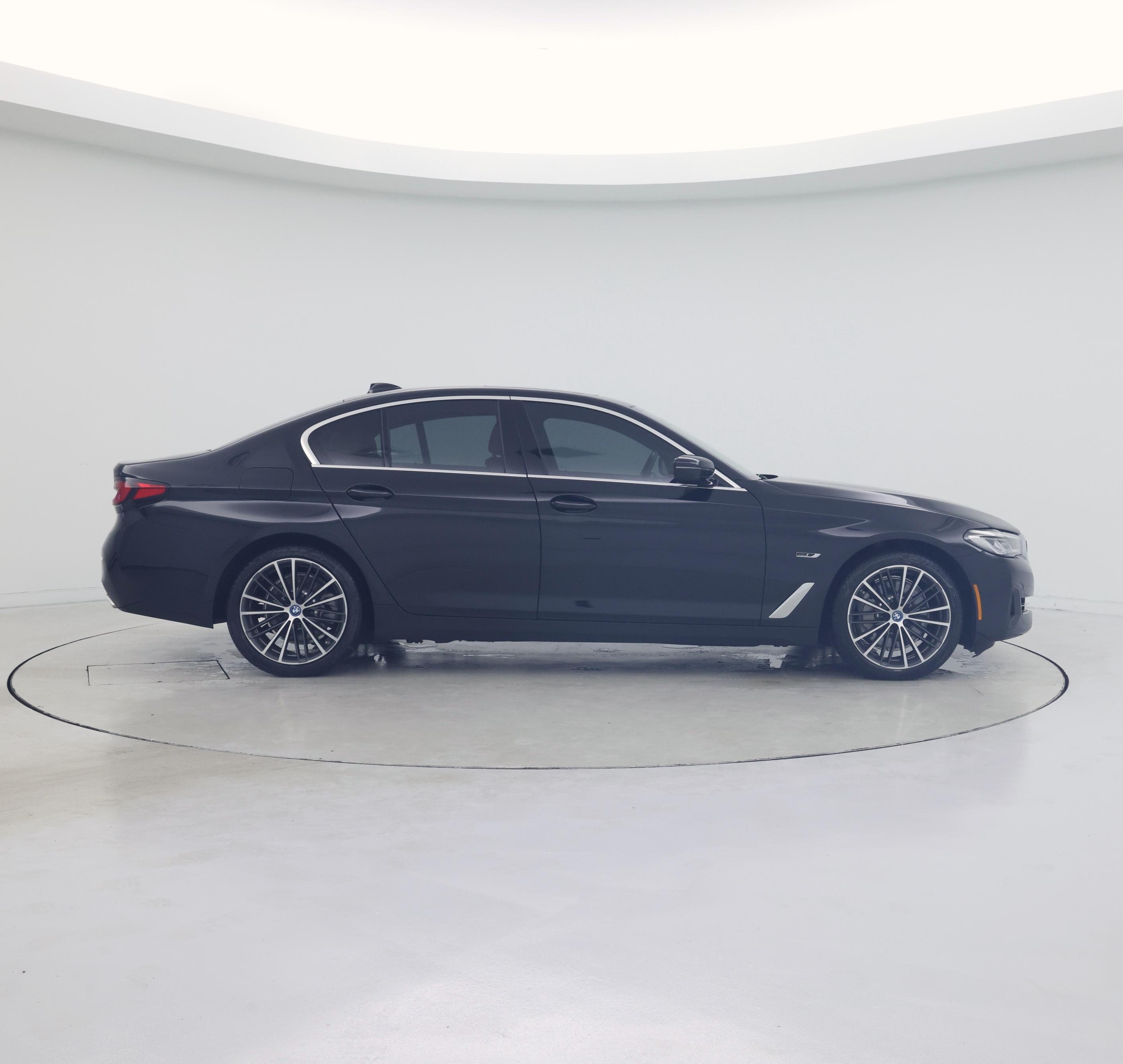 Thumbnail: 2023 BMW 5 Series - 7