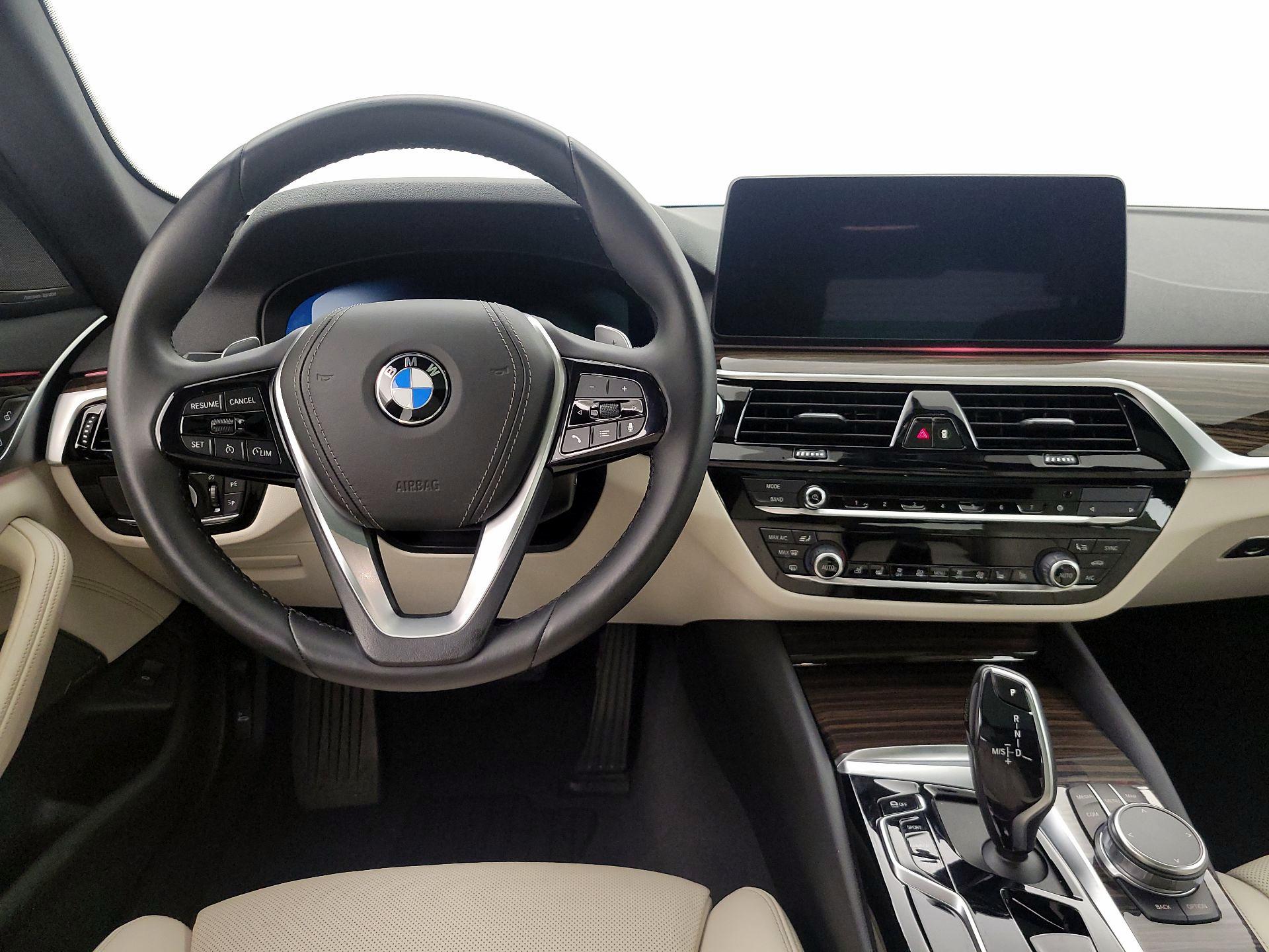 Thumbnail: 2023 BMW 5 Series - 10