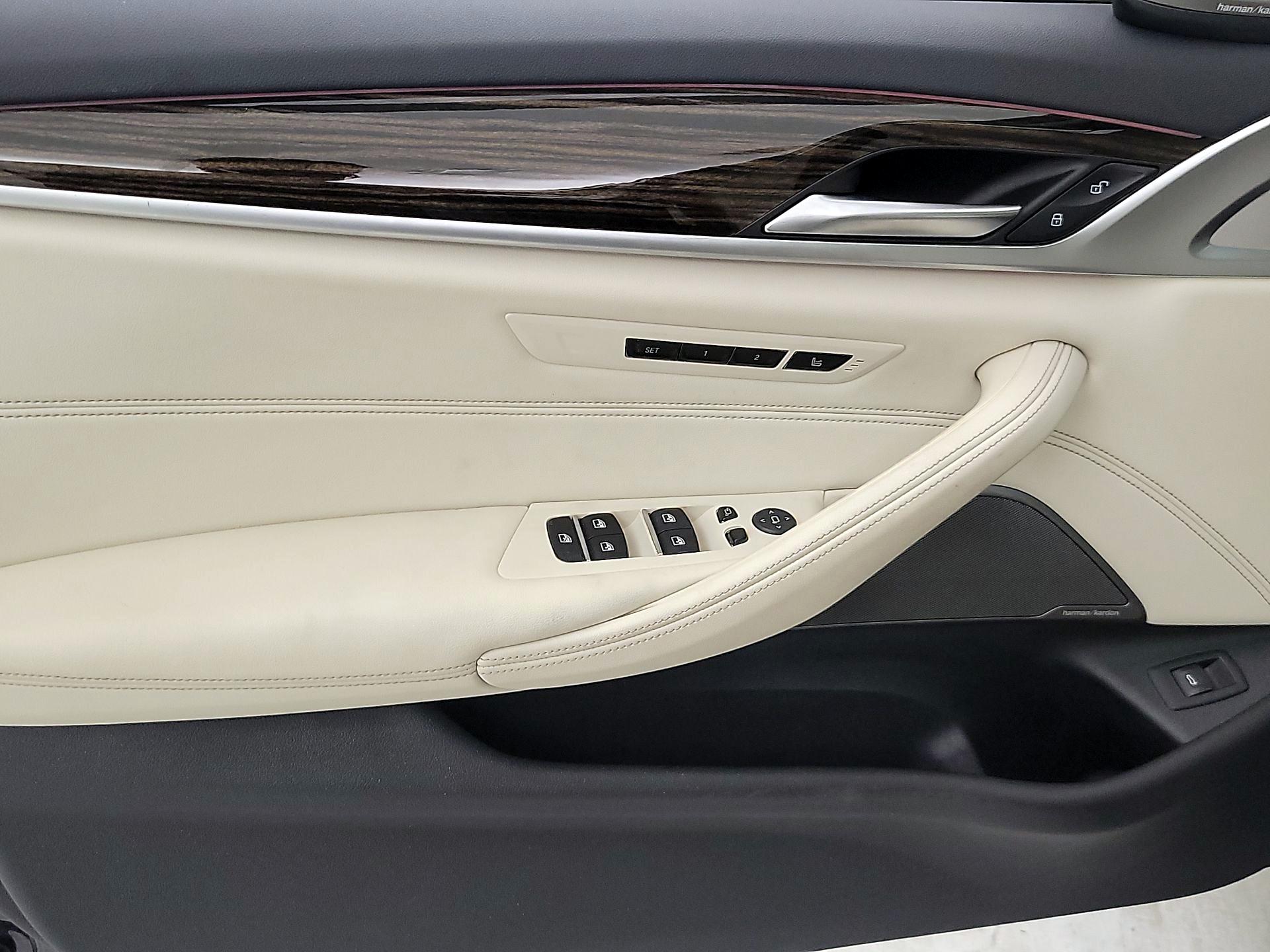 Thumbnail: 2023 BMW 5 Series - 12