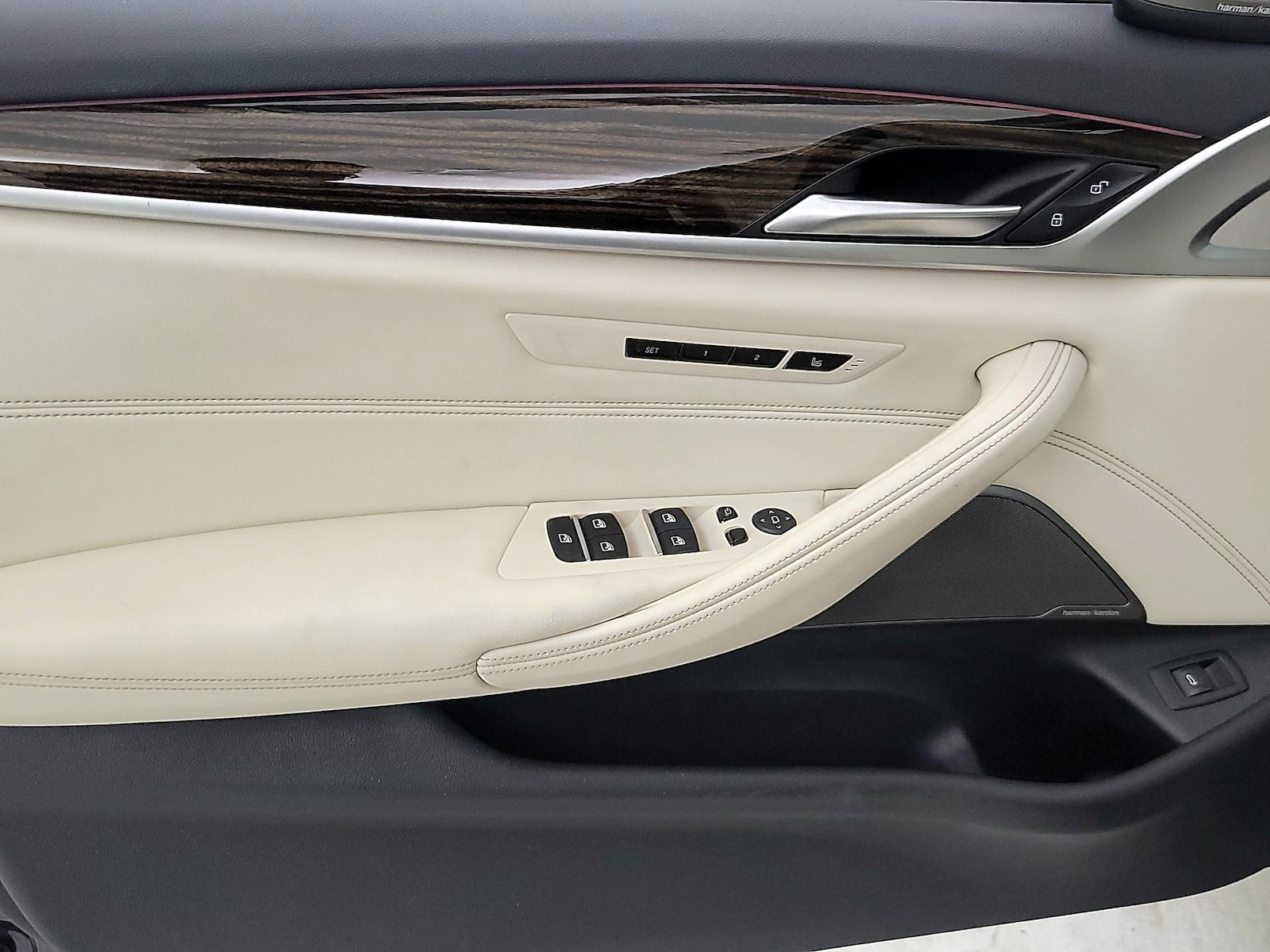 2023 BMW 5 Series 530i - Photo 13