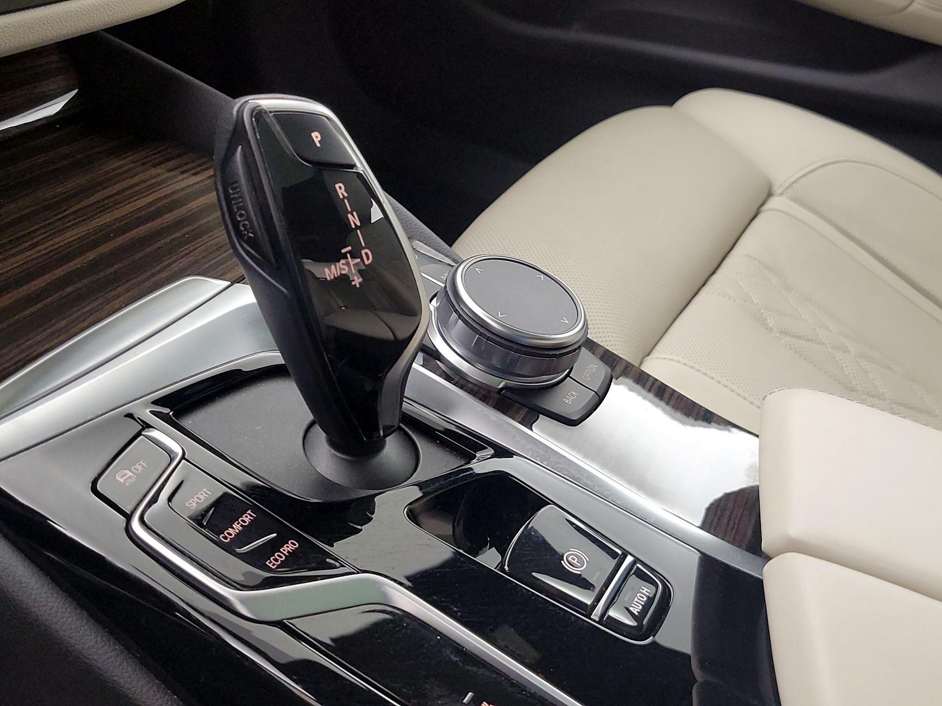 Thumbnail: 2023 BMW 5 Series - 18