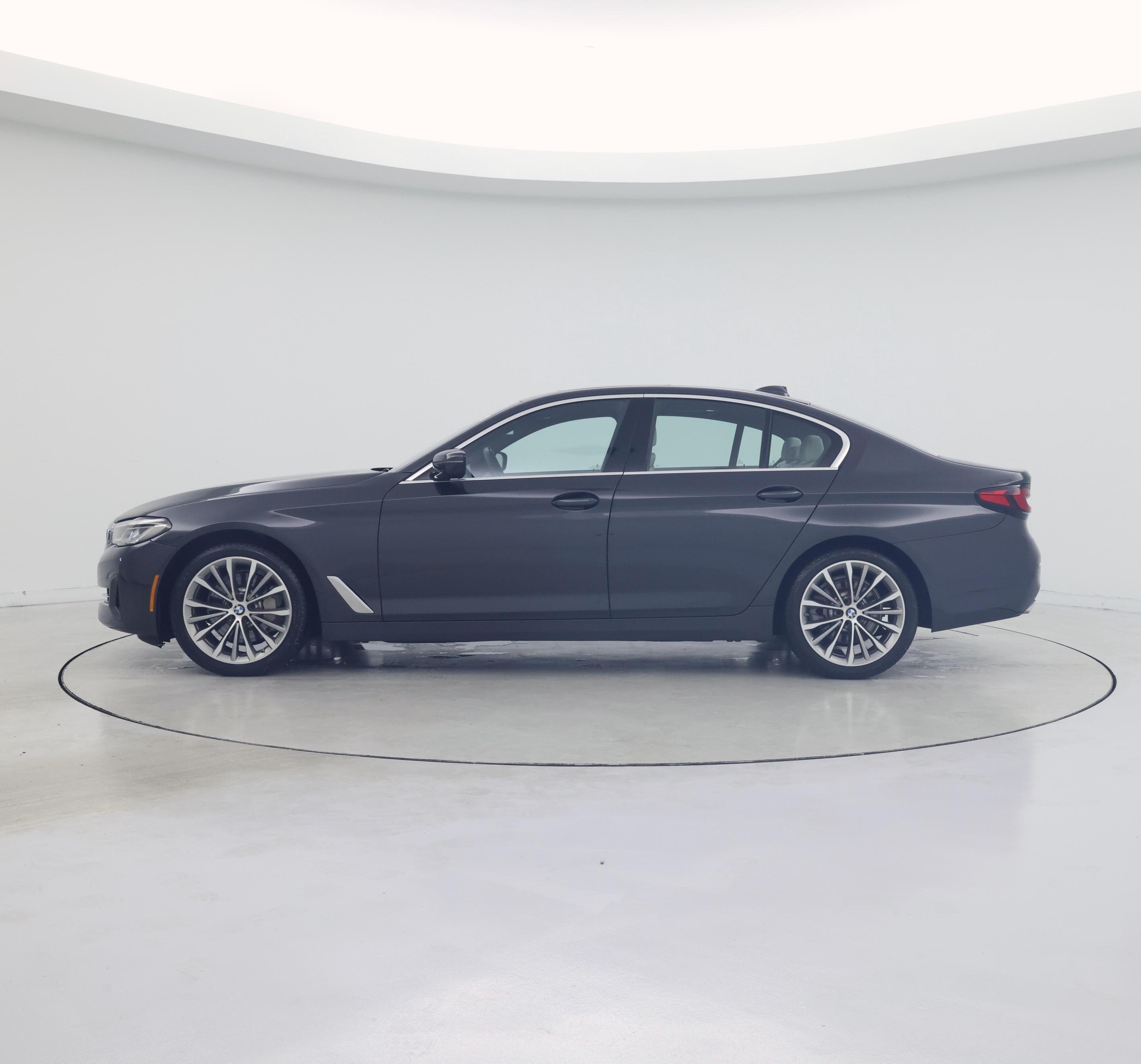 Thumbnail: 2023 BMW 5 Series - 3