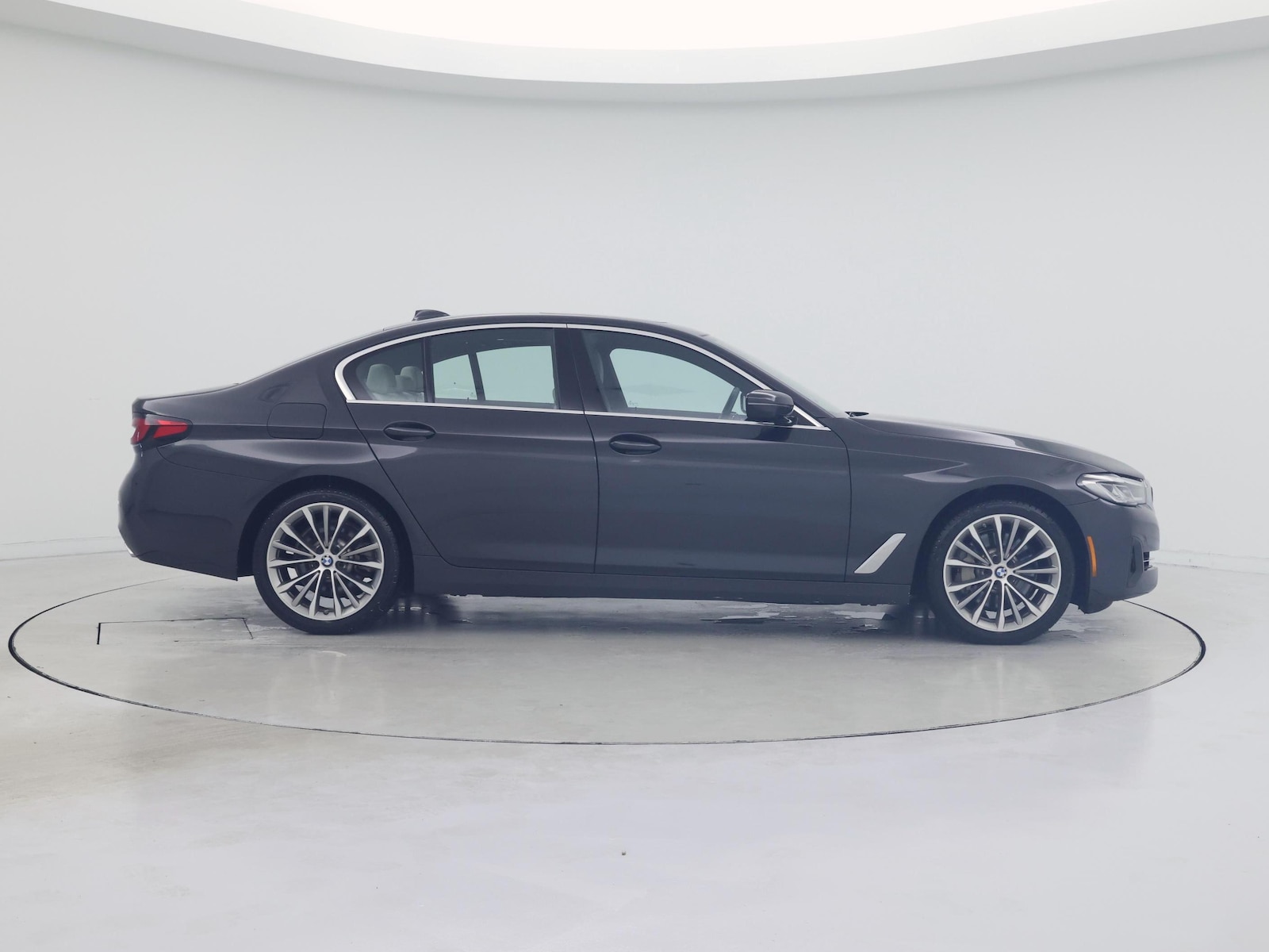 2023 BMW 5 Series 530i - Photo 8