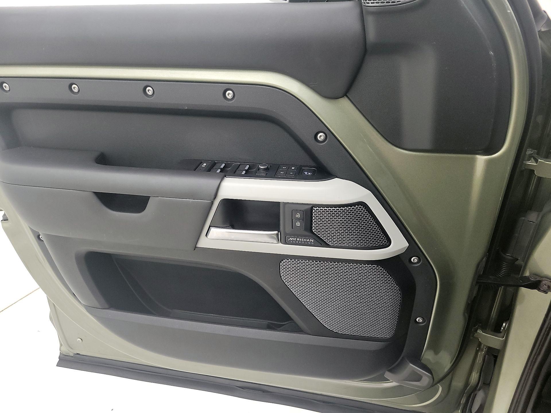 Thumbnail: 2020 Land Rover Defender - 12