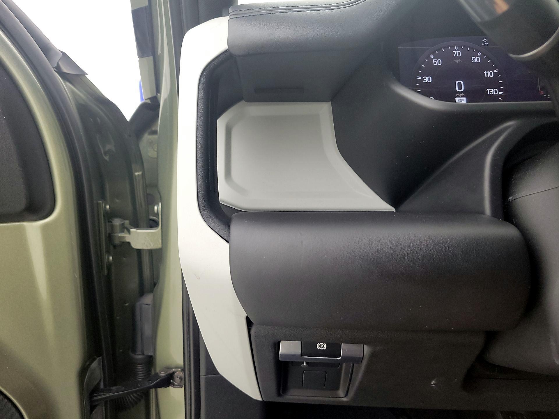 Thumbnail: 2020 Land Rover Defender - 13