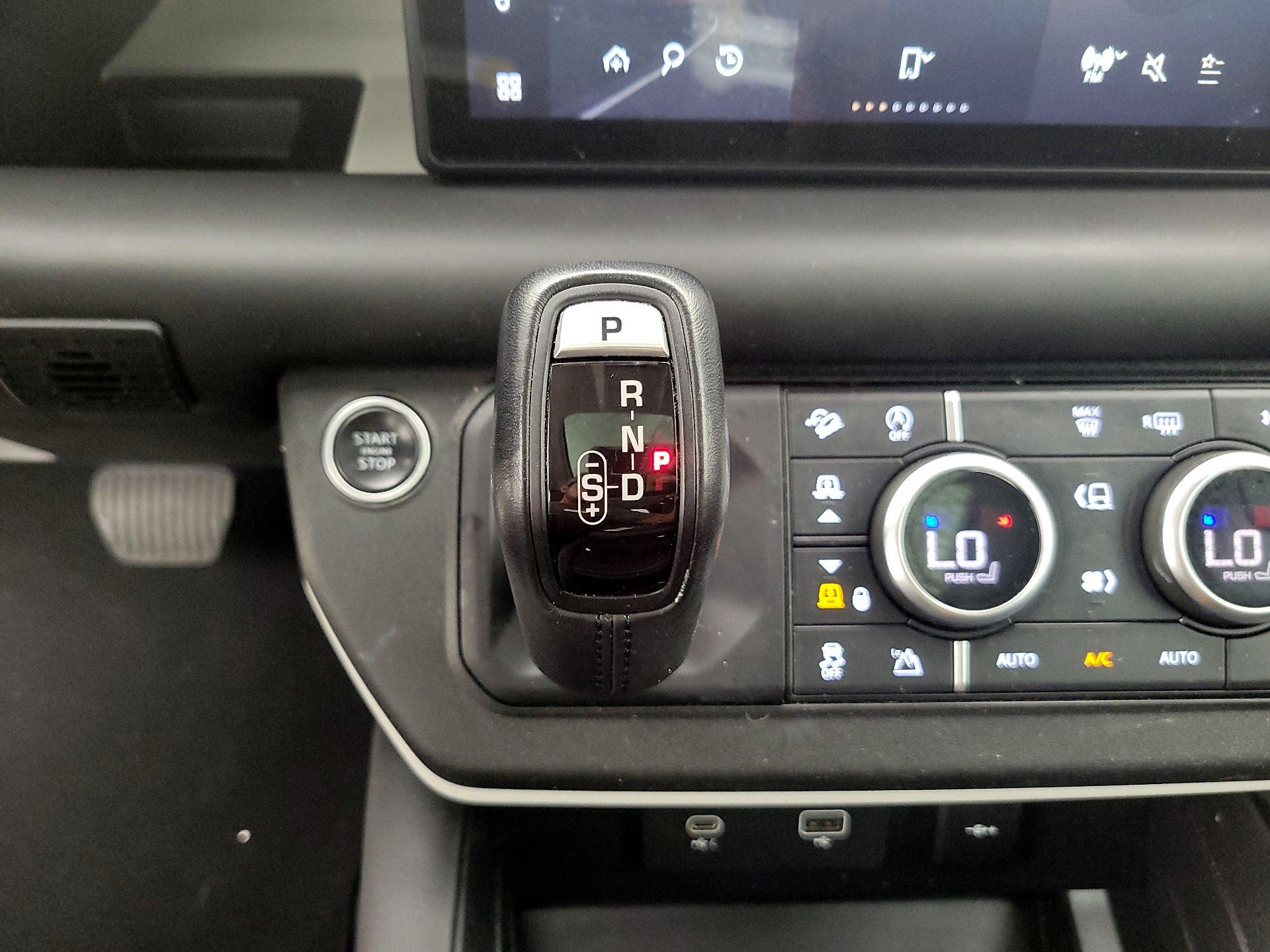 Thumbnail: 2020 Land Rover Defender - 18