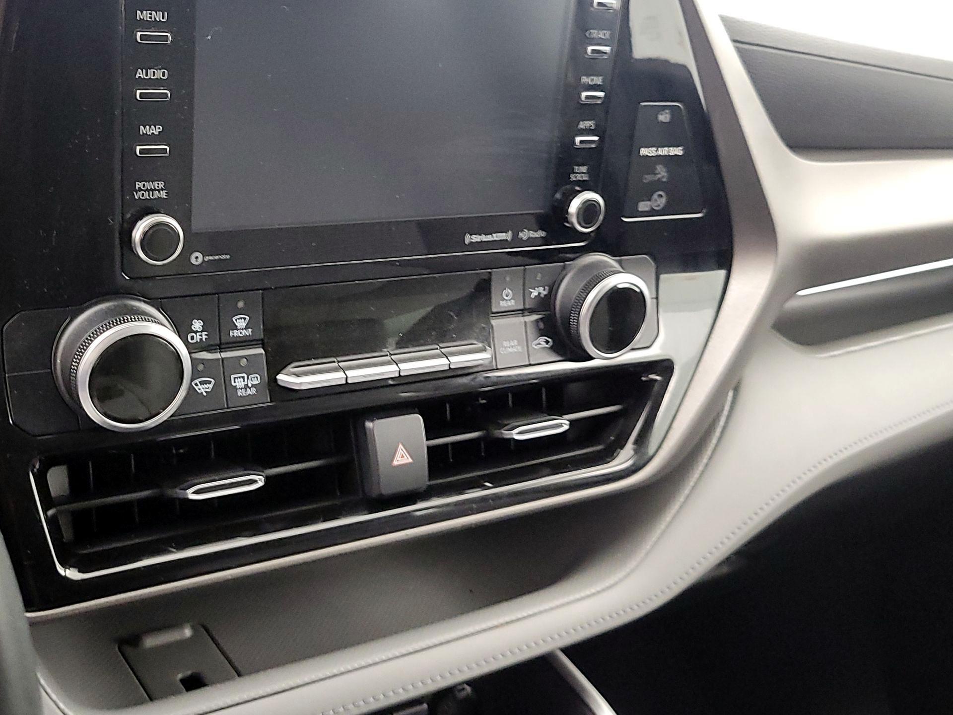Thumbnail: 2020 Toyota Highlander - 16