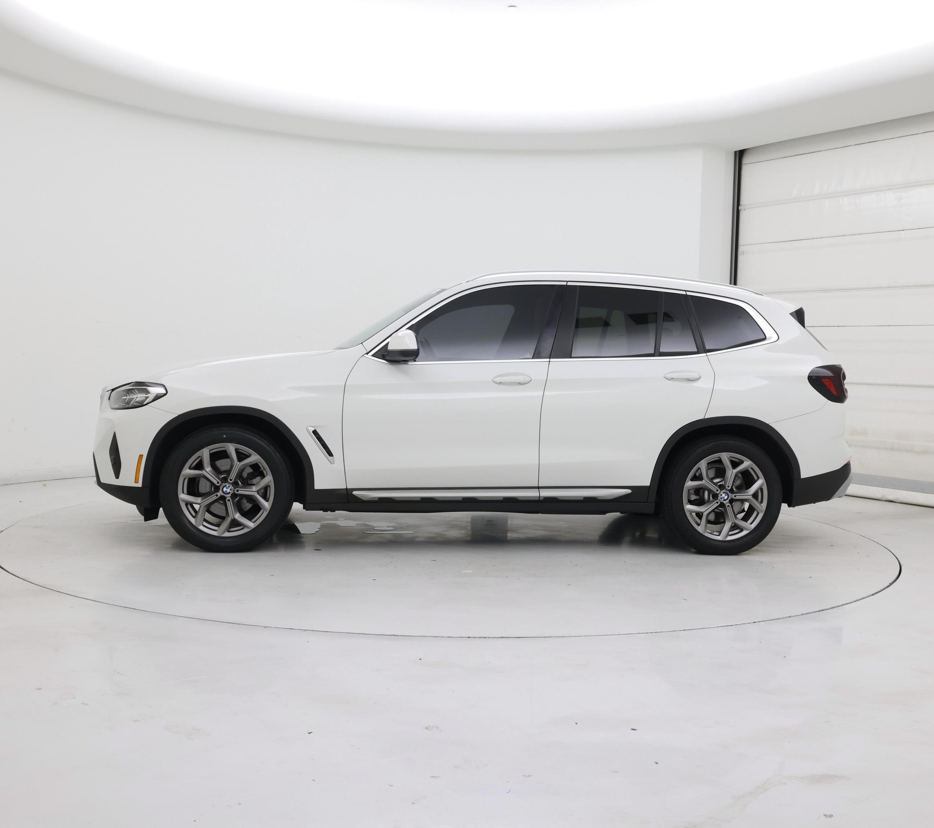 Thumbnail: 2023 BMW X3 - 3