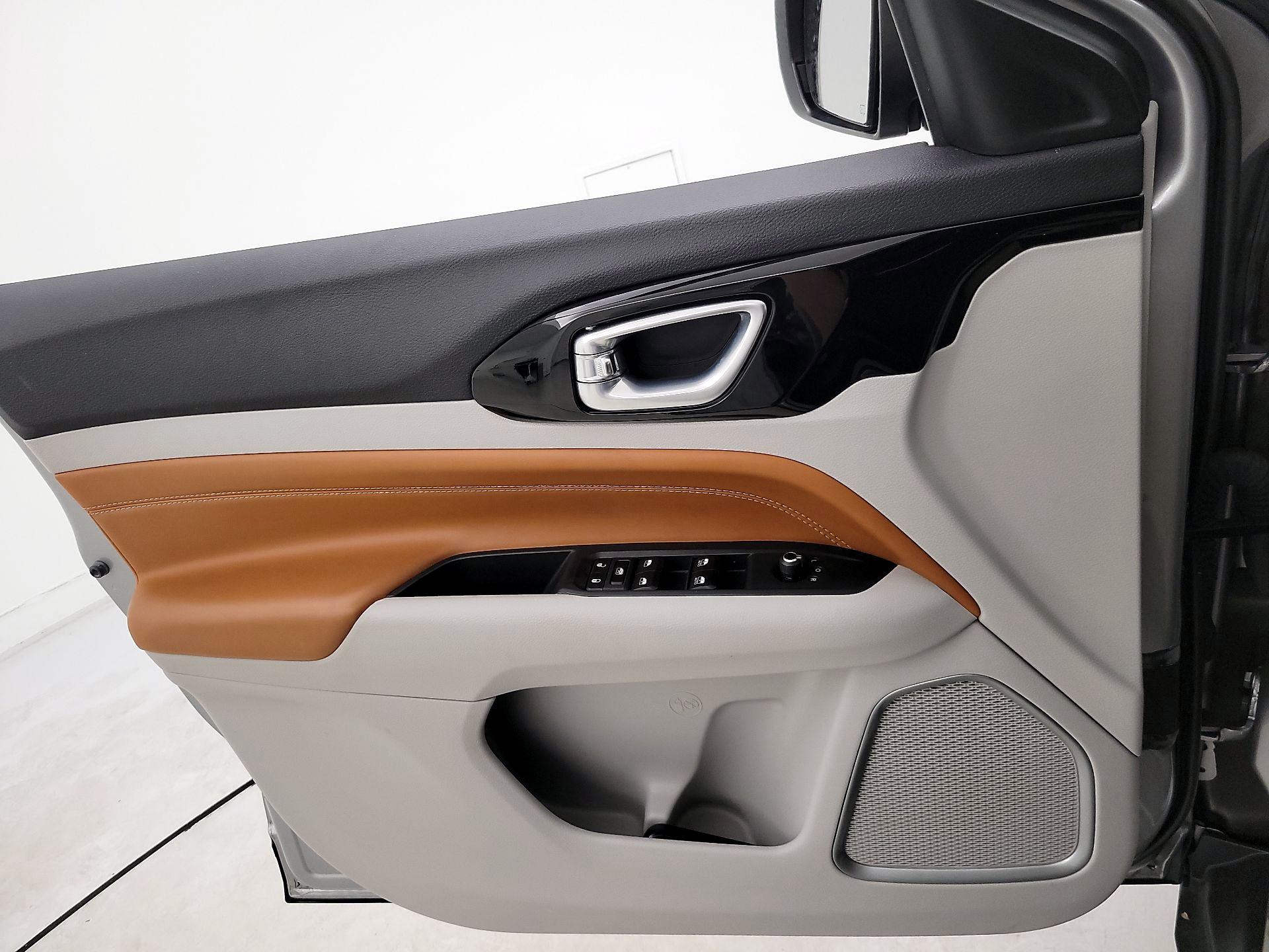 Thumbnail: 2023 Jeep Compass - 12