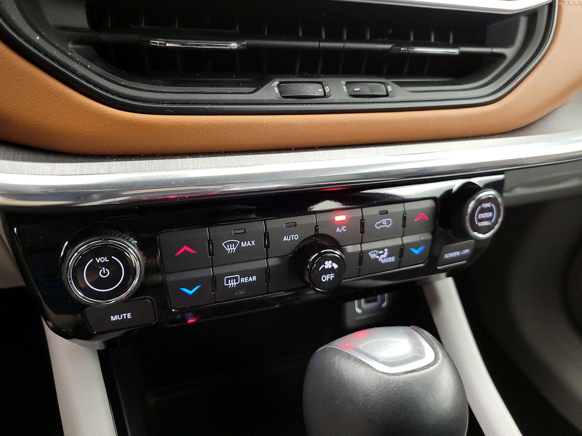Thumbnail: 2023 Jeep Compass - 16
