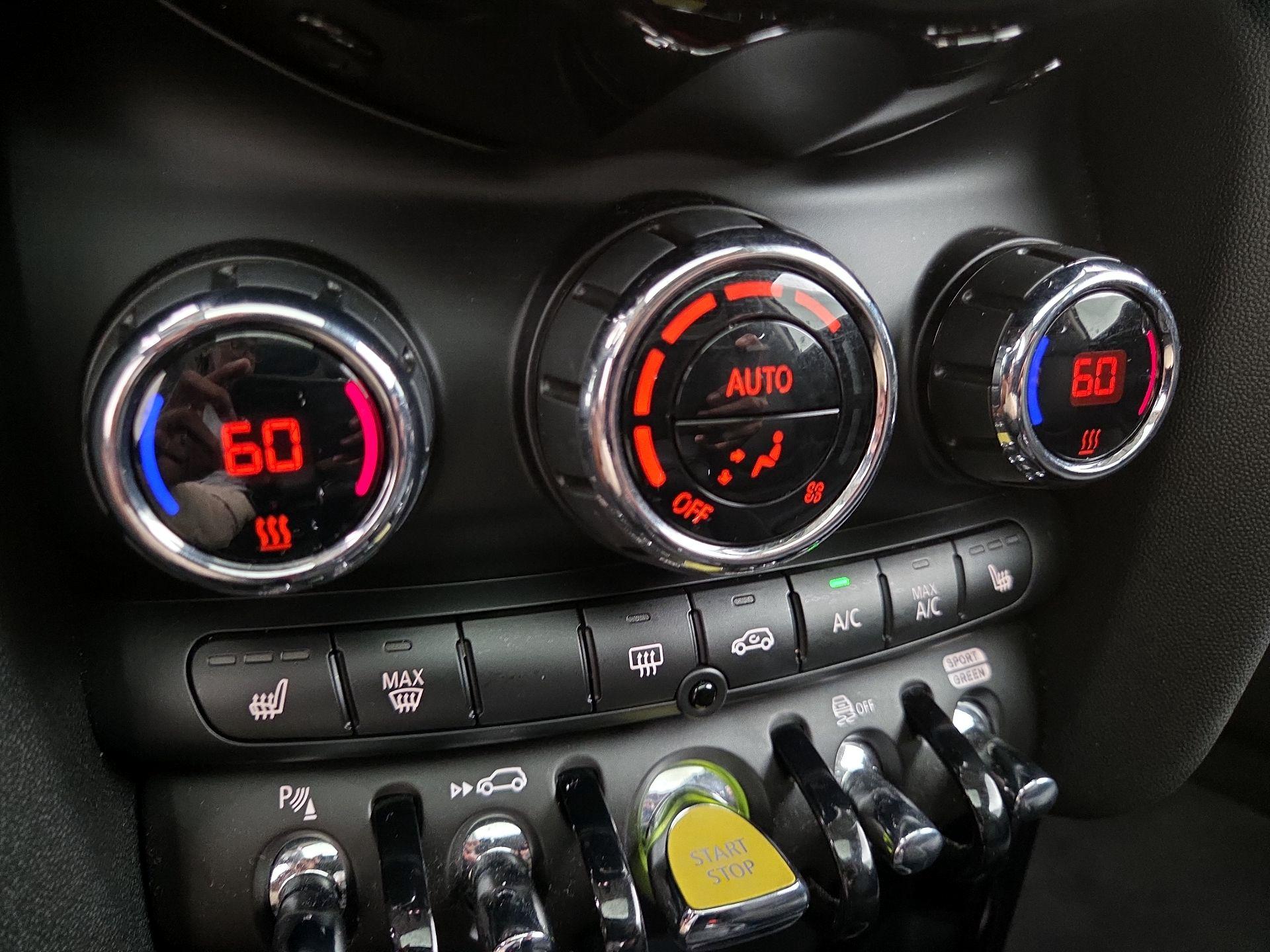 Thumbnail: 2024 MINI Cooper Hardtop - 17