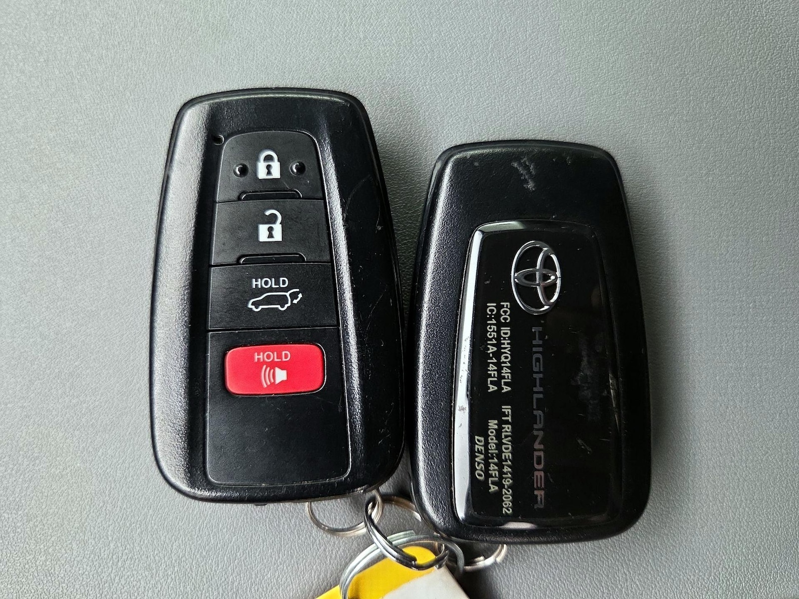 2023 Toyota Highlander LE - Photo 25