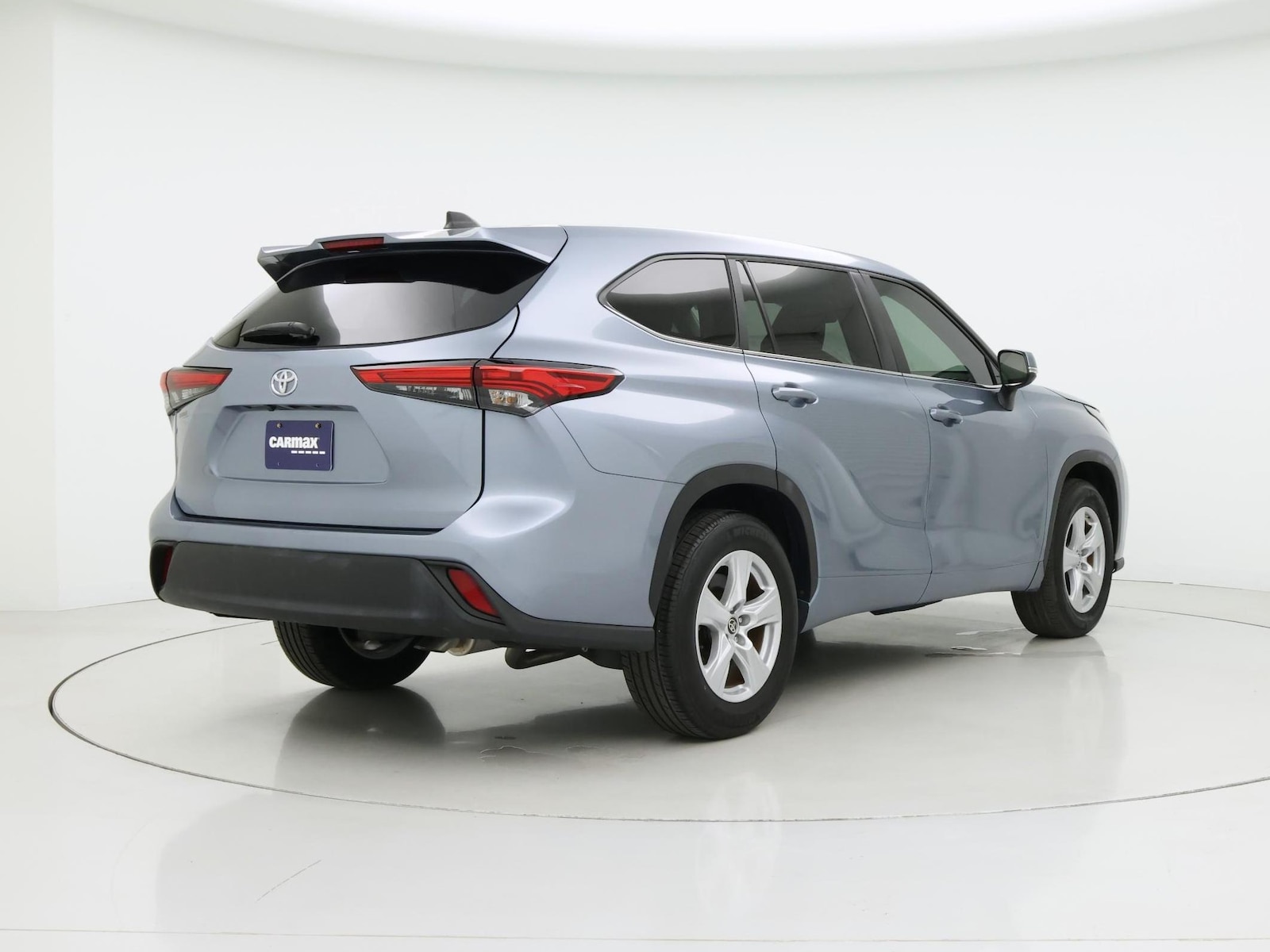 2023 Toyota Highlander LE - Photo 9
