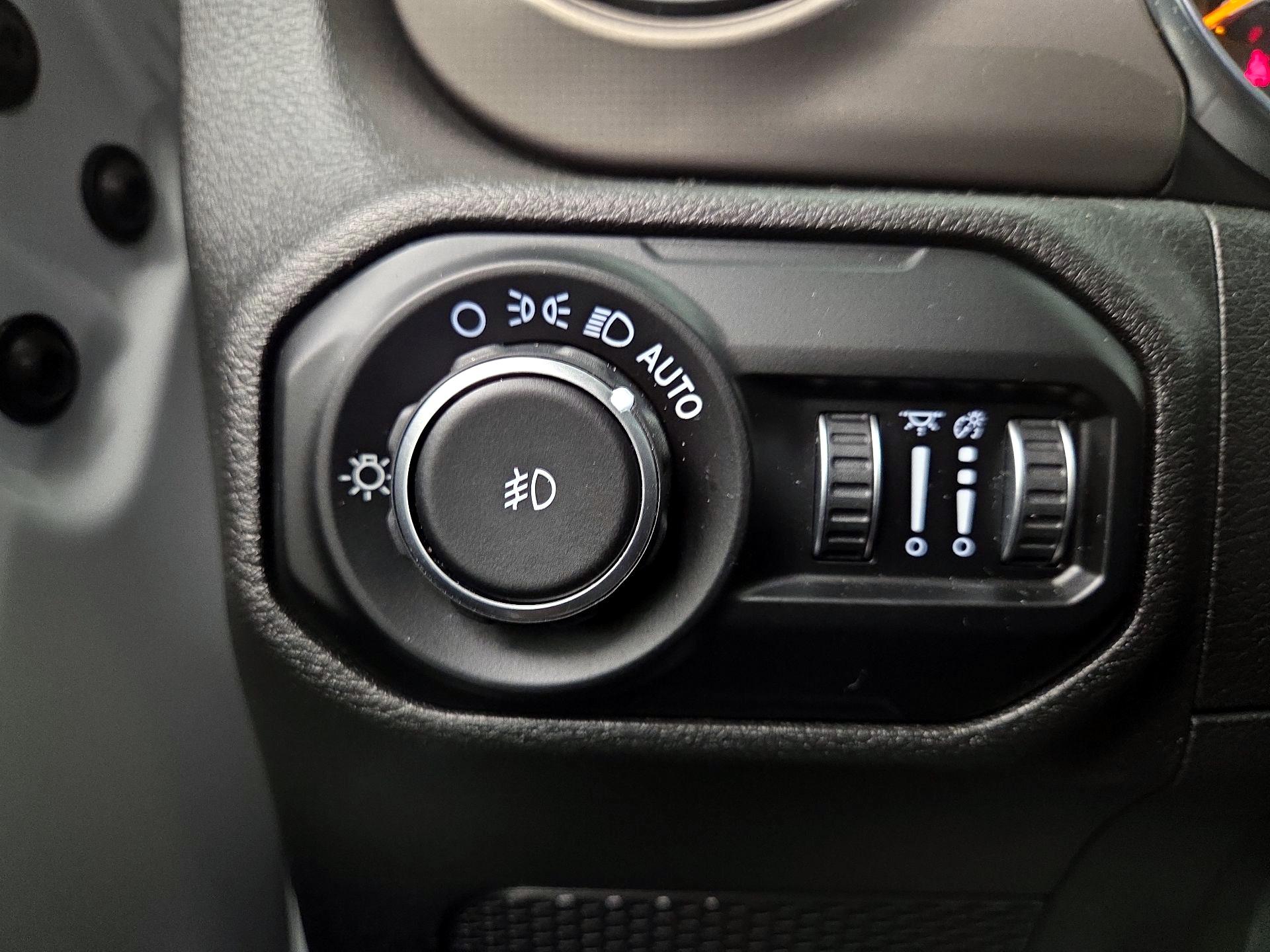 Thumbnail: 2020 Jeep Wrangler - 13