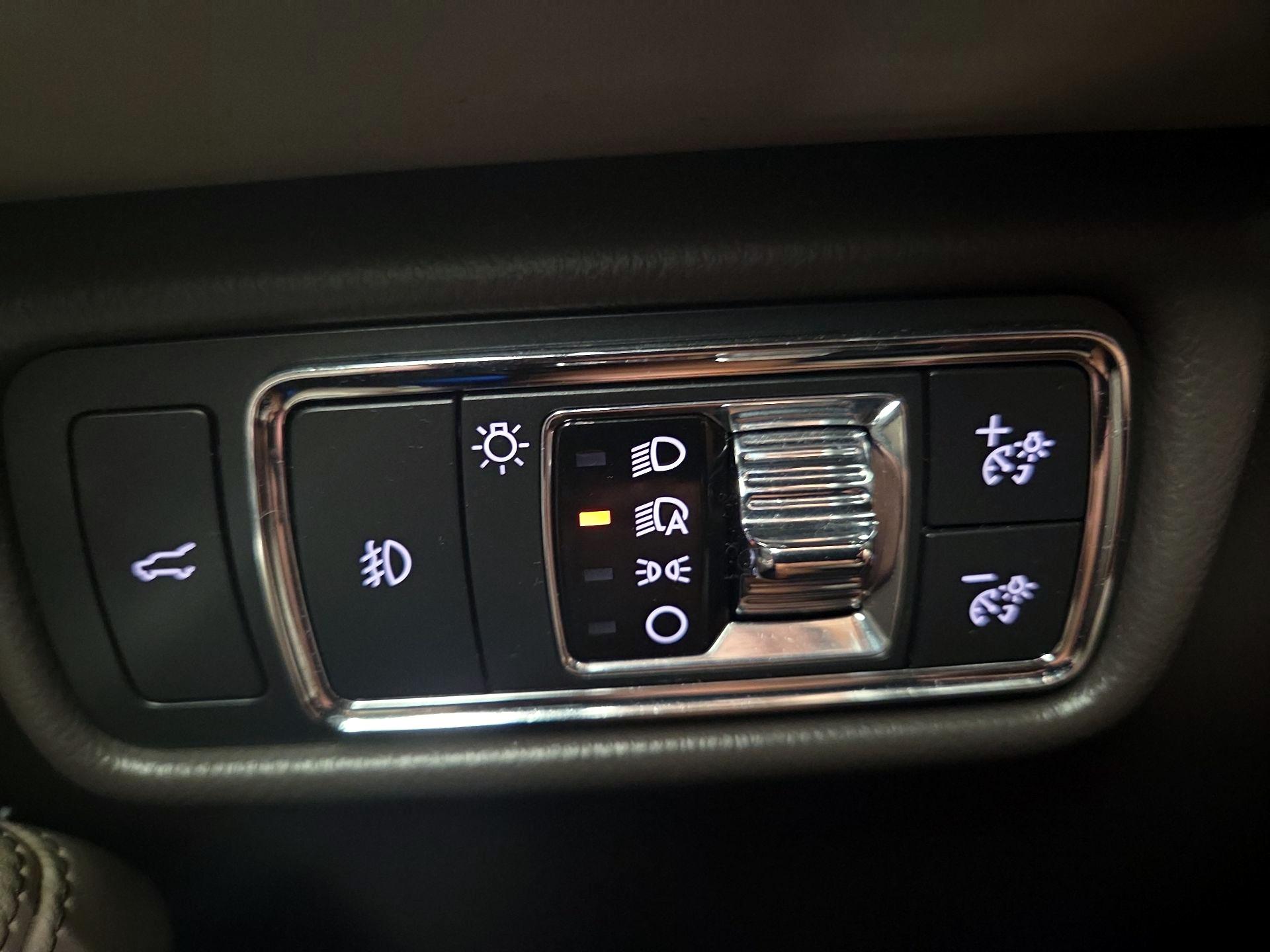 Thumbnail: 2021 Lincoln Aviator - 13