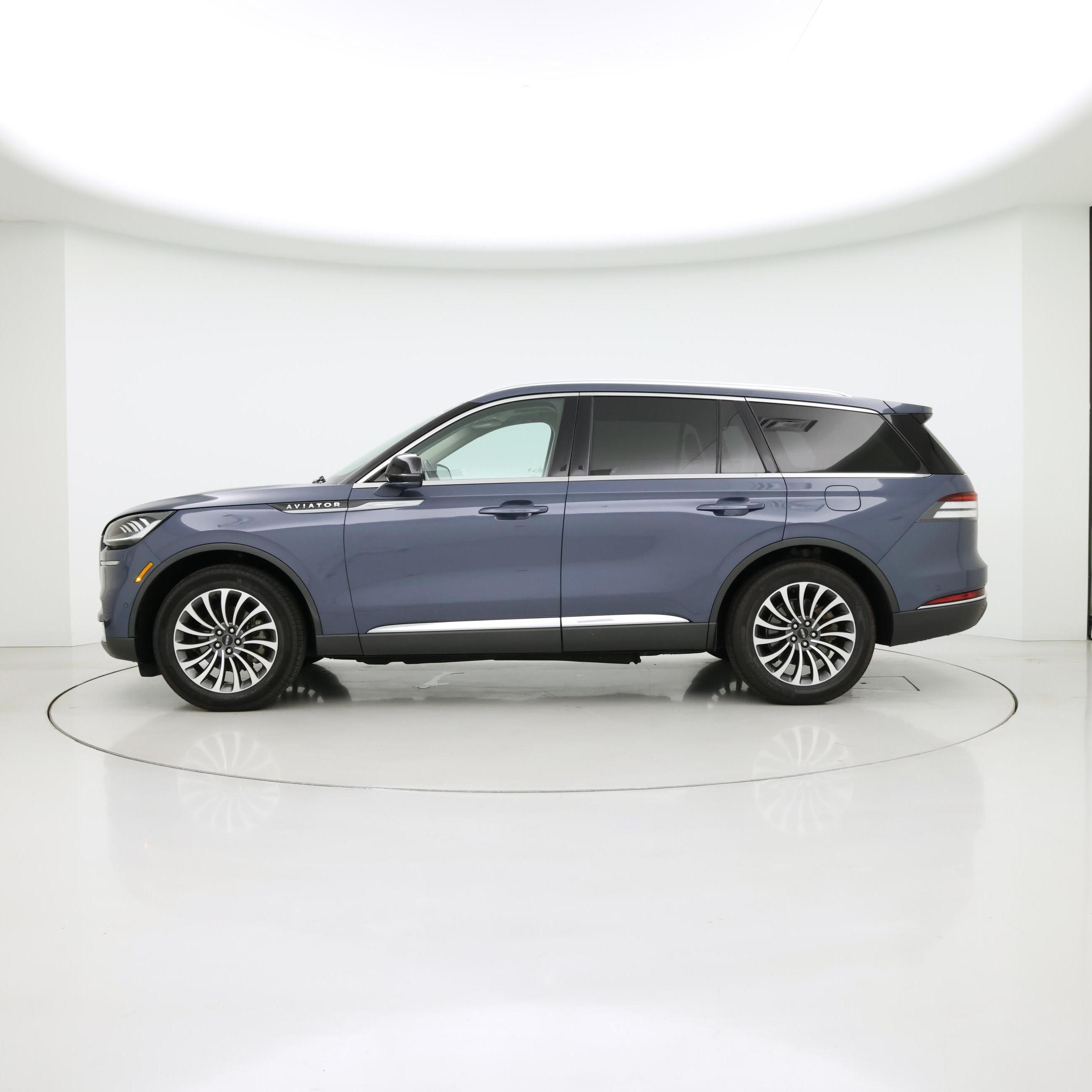 Thumbnail: 2021 Lincoln Aviator - 3