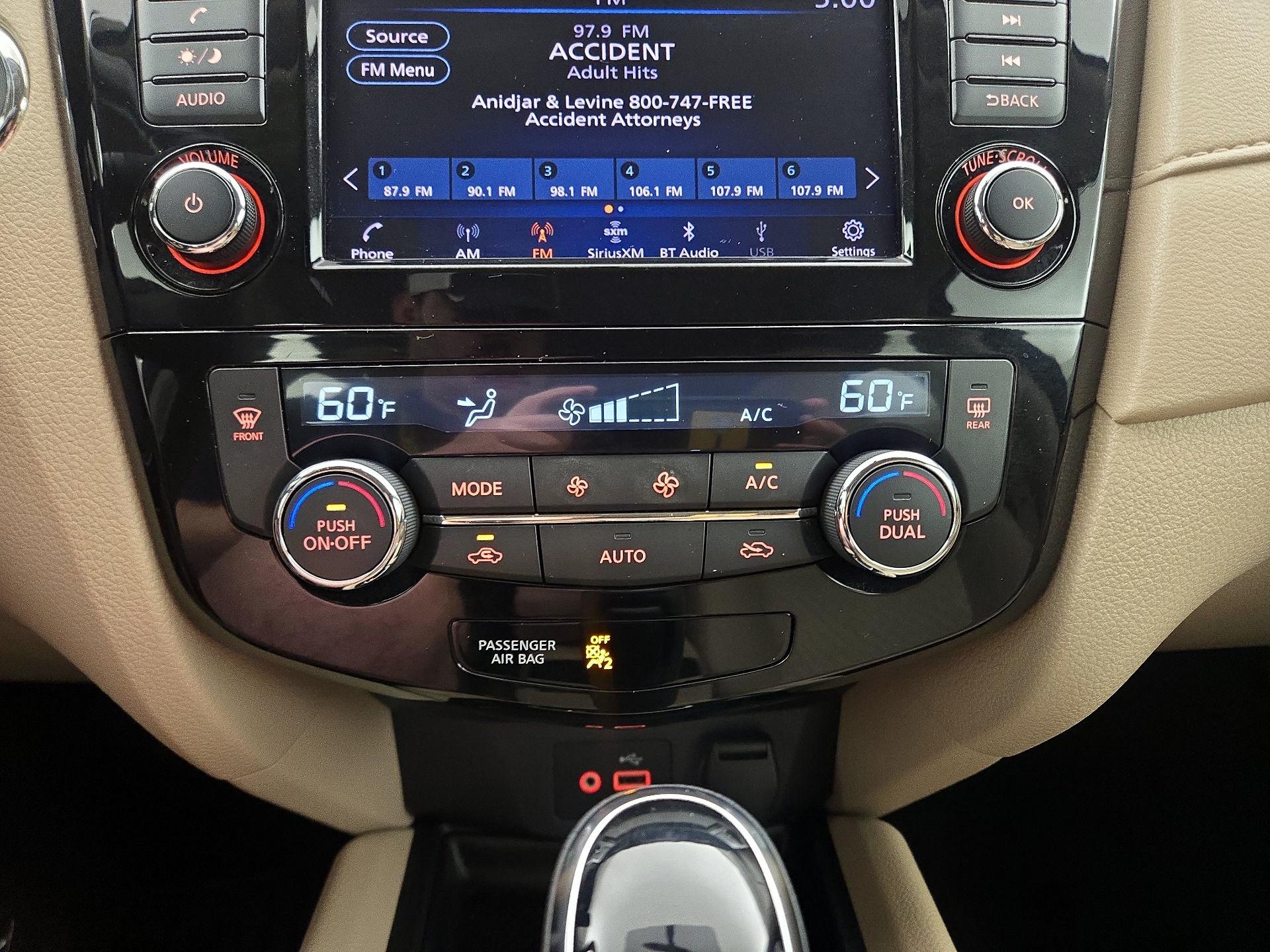 Thumbnail: 2018 Nissan Rogue - 16