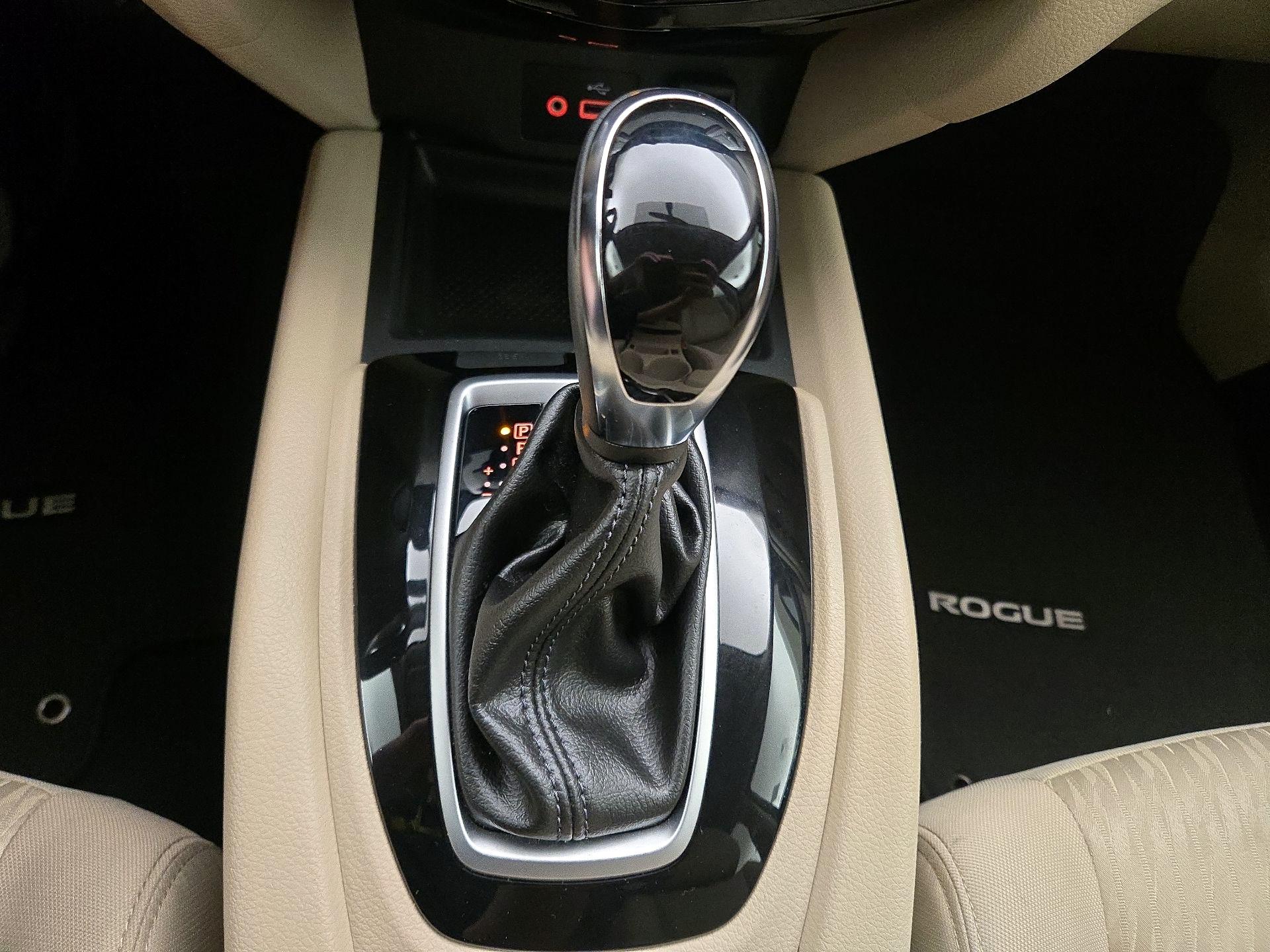 Thumbnail: 2018 Nissan Rogue - 17