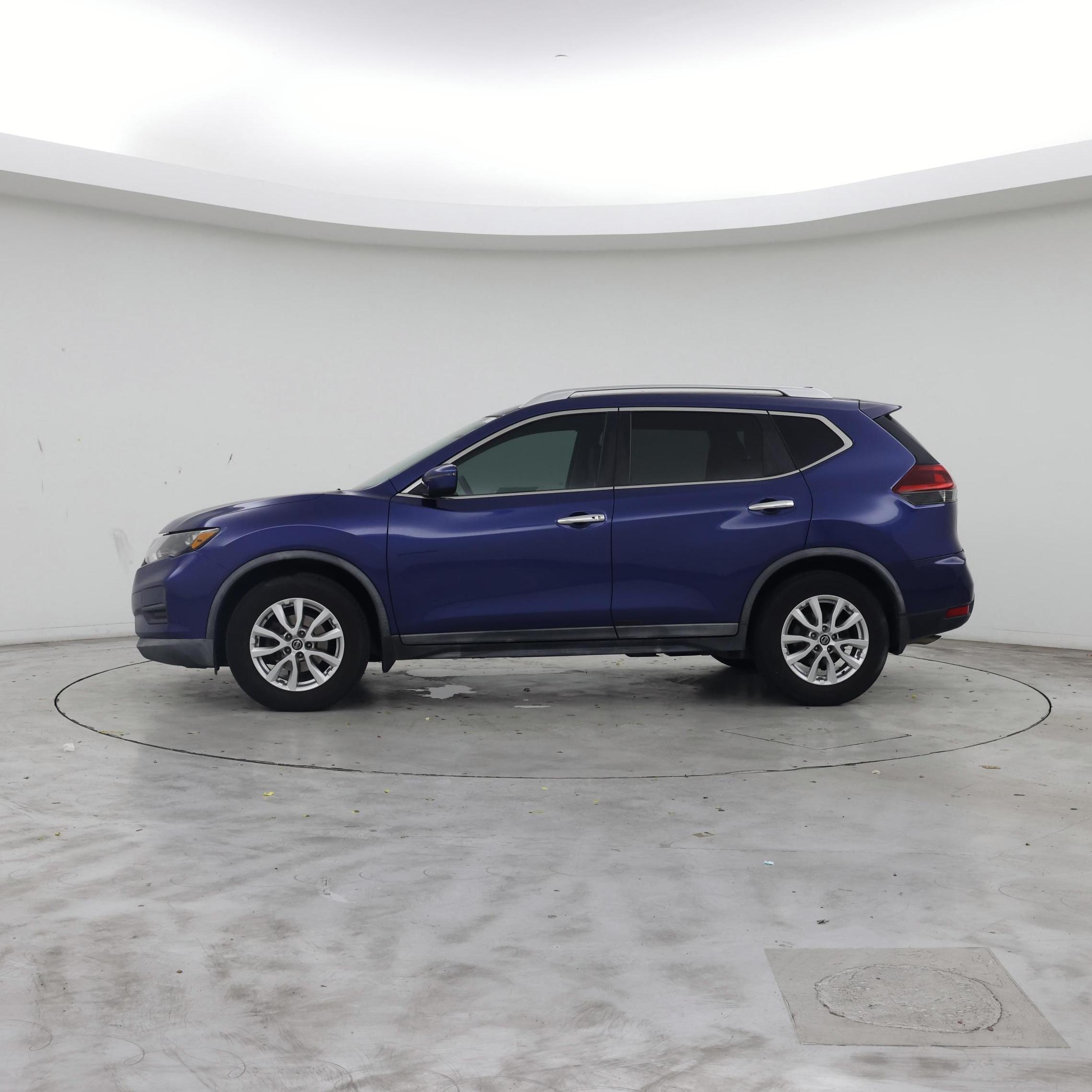 Thumbnail: 2018 Nissan Rogue - 3