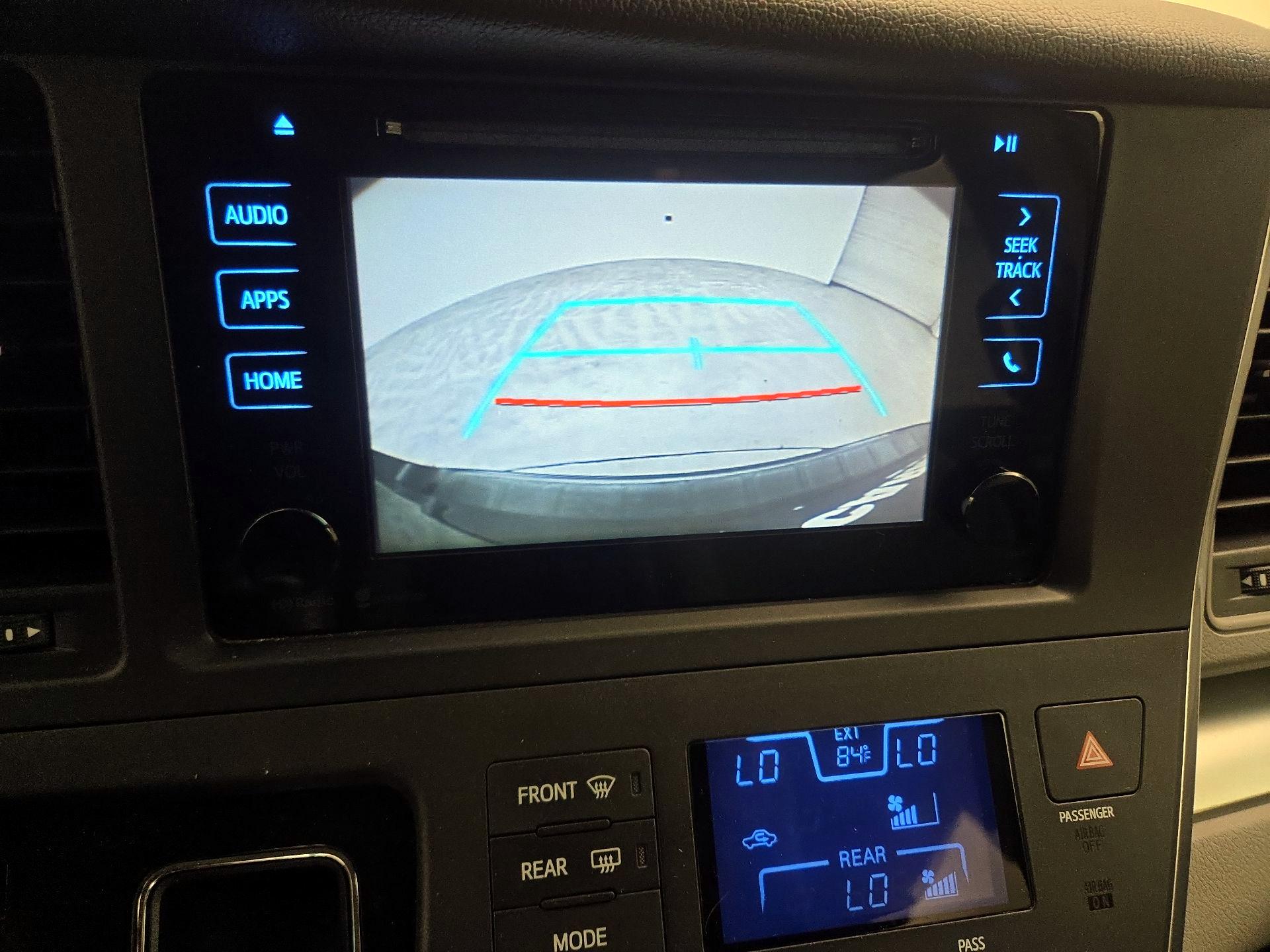 Thumbnail: 2015 Toyota Sienna - 14
