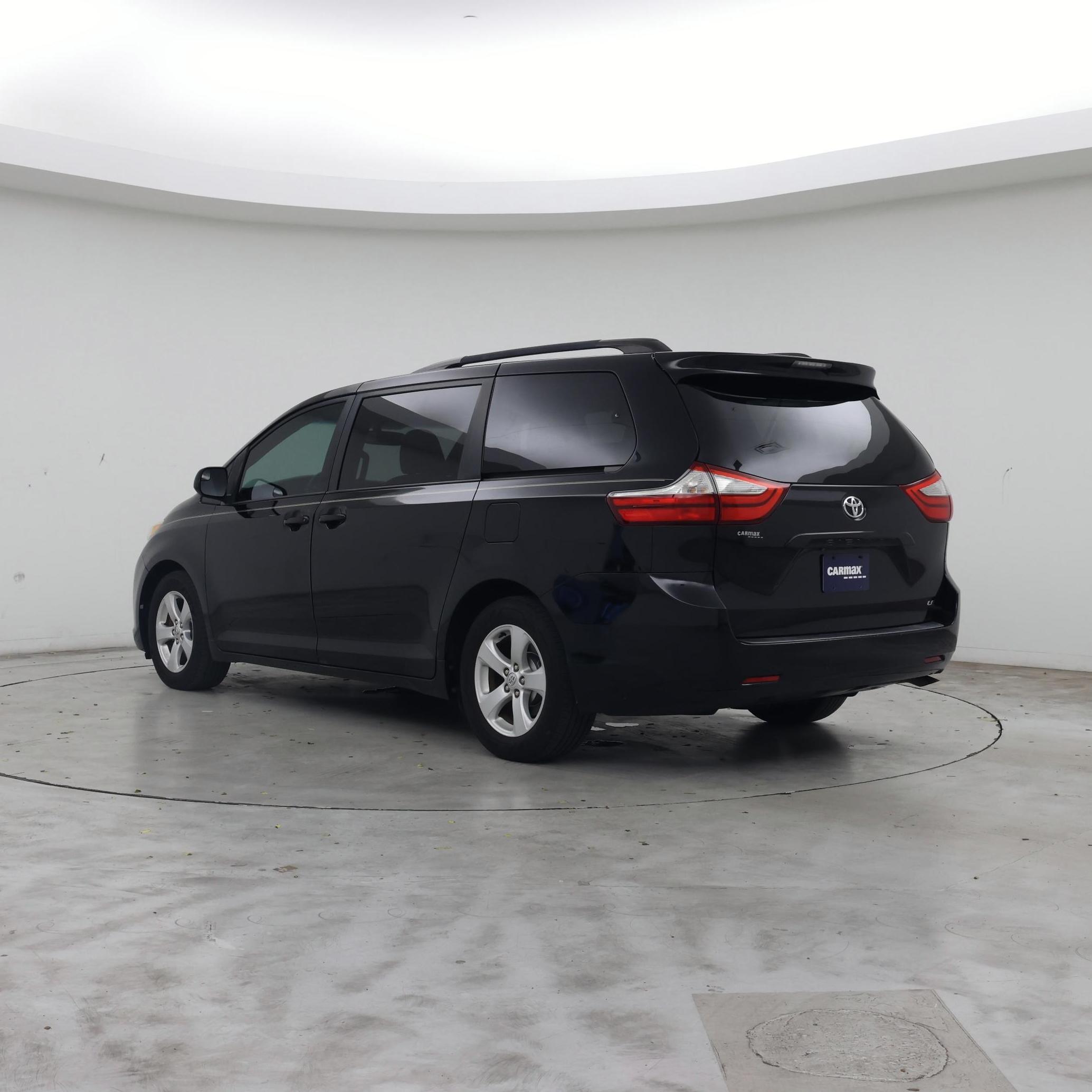 Thumbnail: 2015 Toyota Sienna - 2