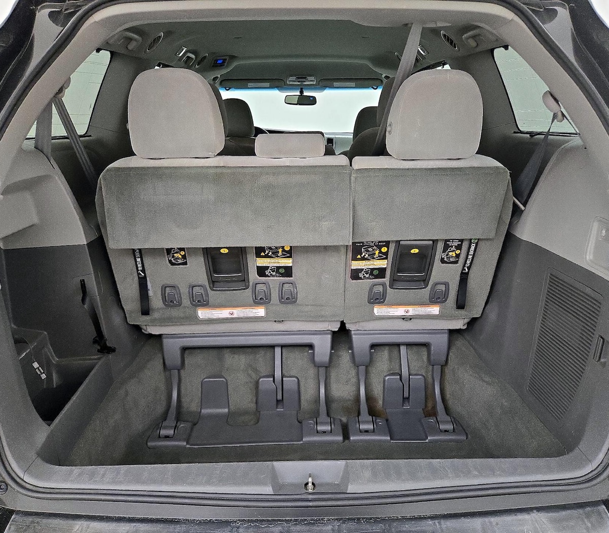 Trunk/Cargo (Seats Up)