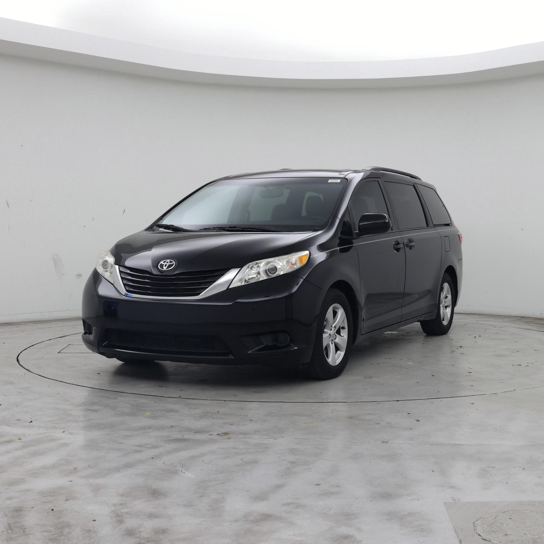 Thumbnail: 2015 Toyota Sienna - 4