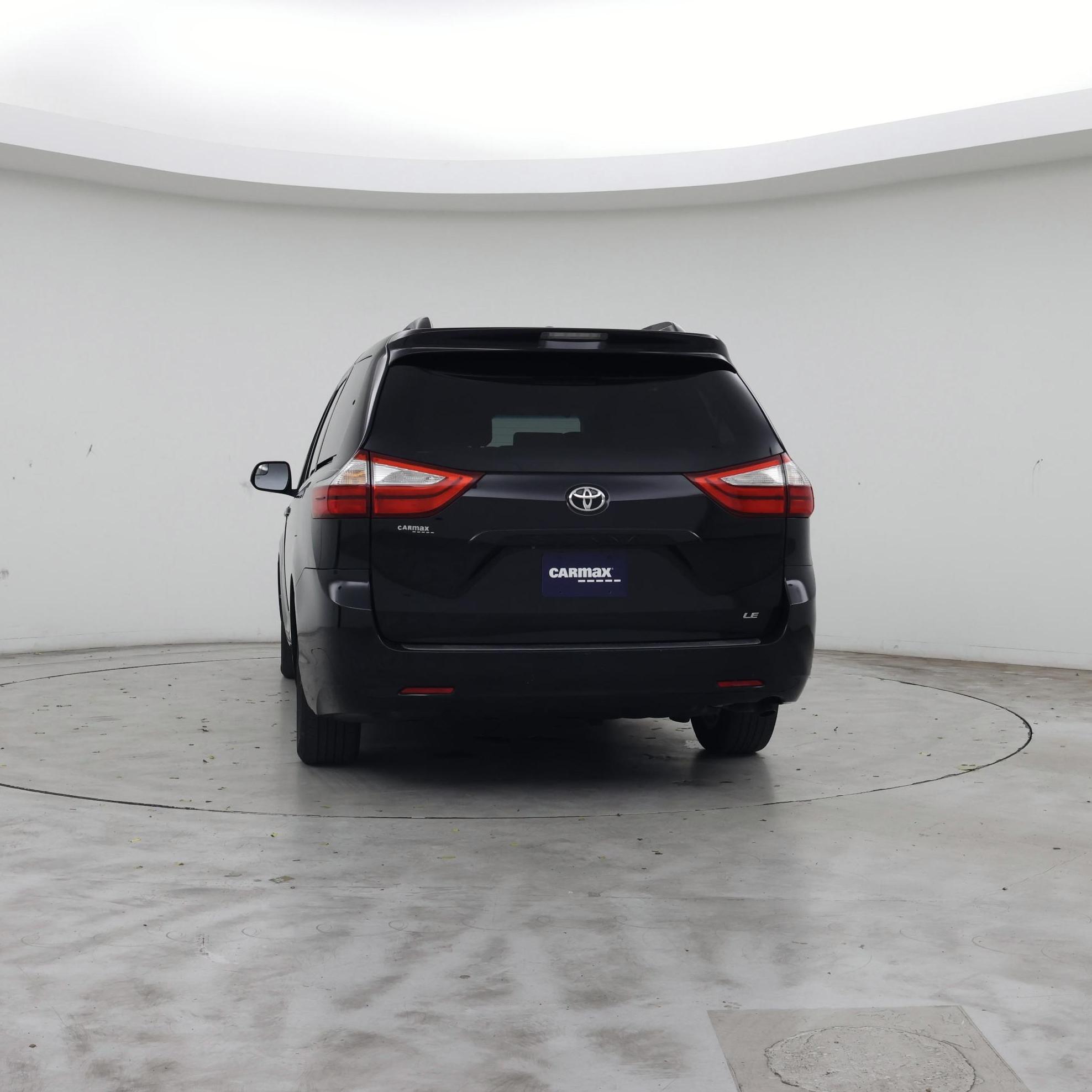 Thumbnail: 2015 Toyota Sienna - 6