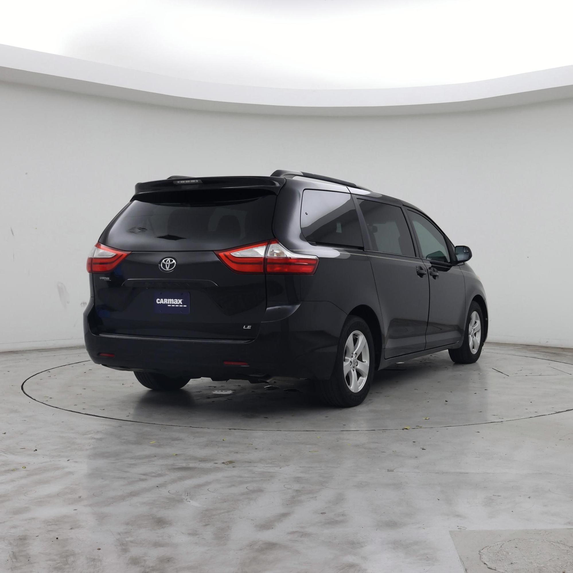 Thumbnail: 2015 Toyota Sienna - 8