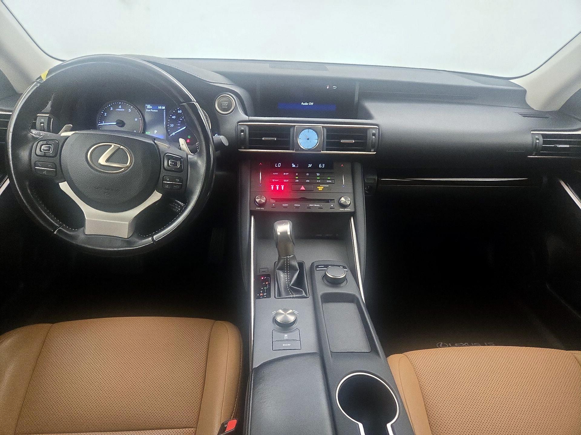 Thumbnail: 2020 Lexus IS - 9