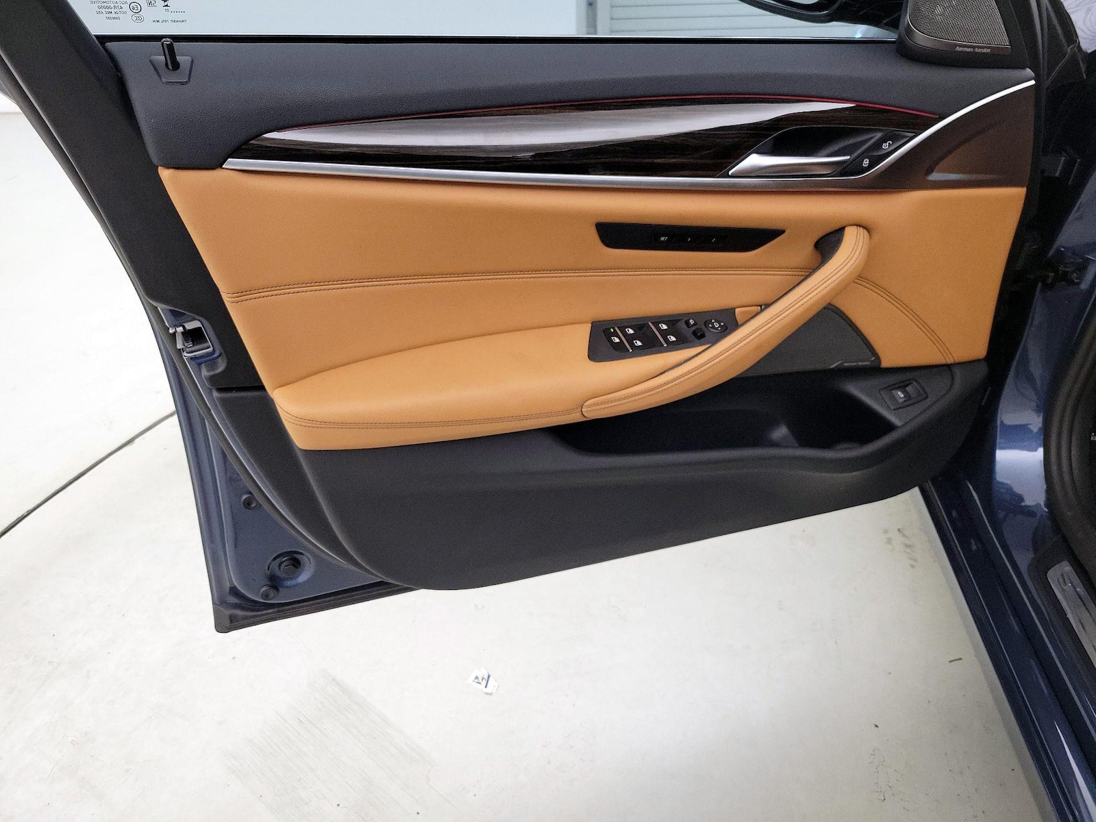 2023 BMW 5 Series 530i - Photo 13