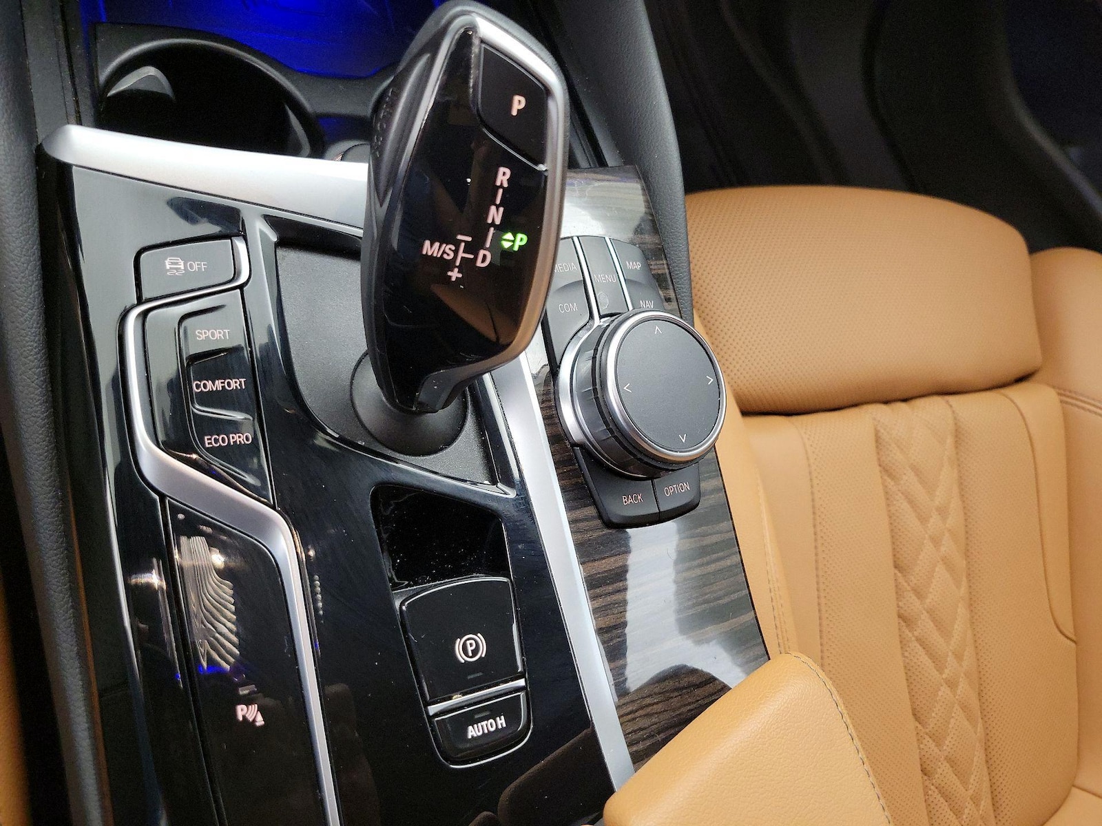 2023 BMW 5 Series 530i - Photo 19