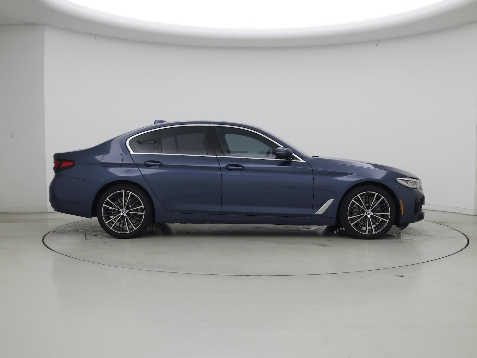 2023 BMW 5 Series 530i - Photo 8