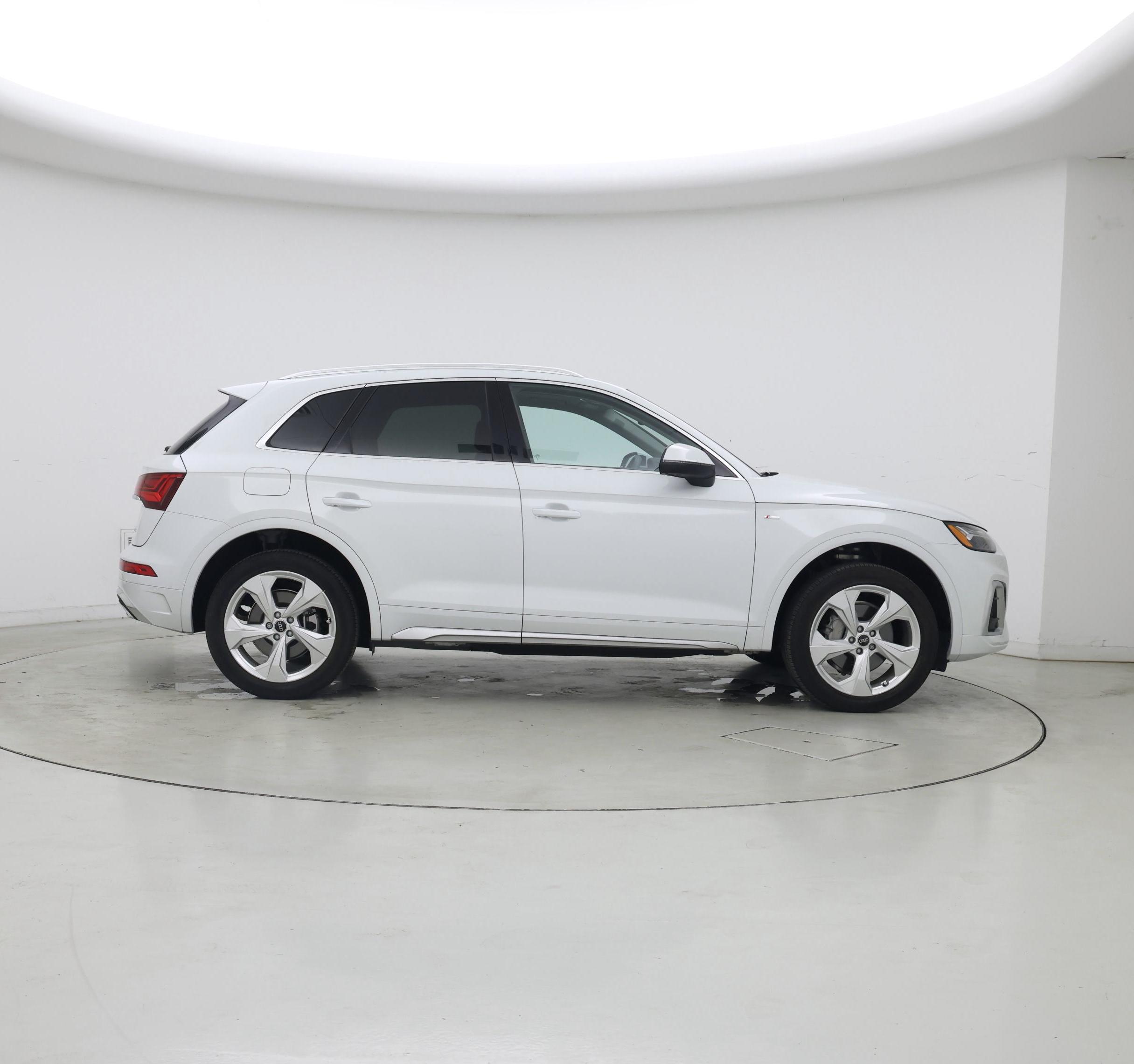 Thumbnail: 2023 Audi Q5 - 7