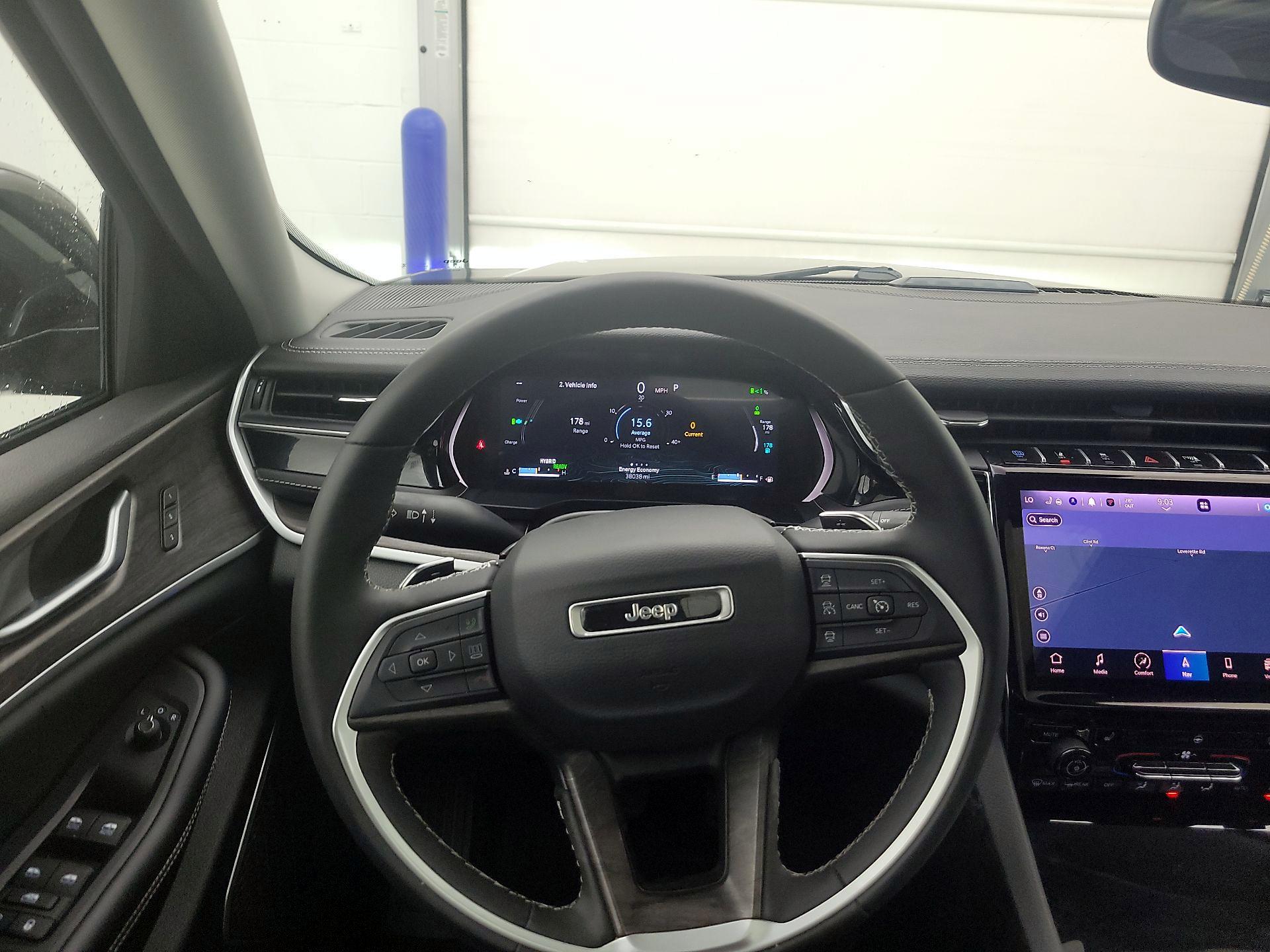 Thumbnail: 2024 Jeep Grand Cherokee - 10