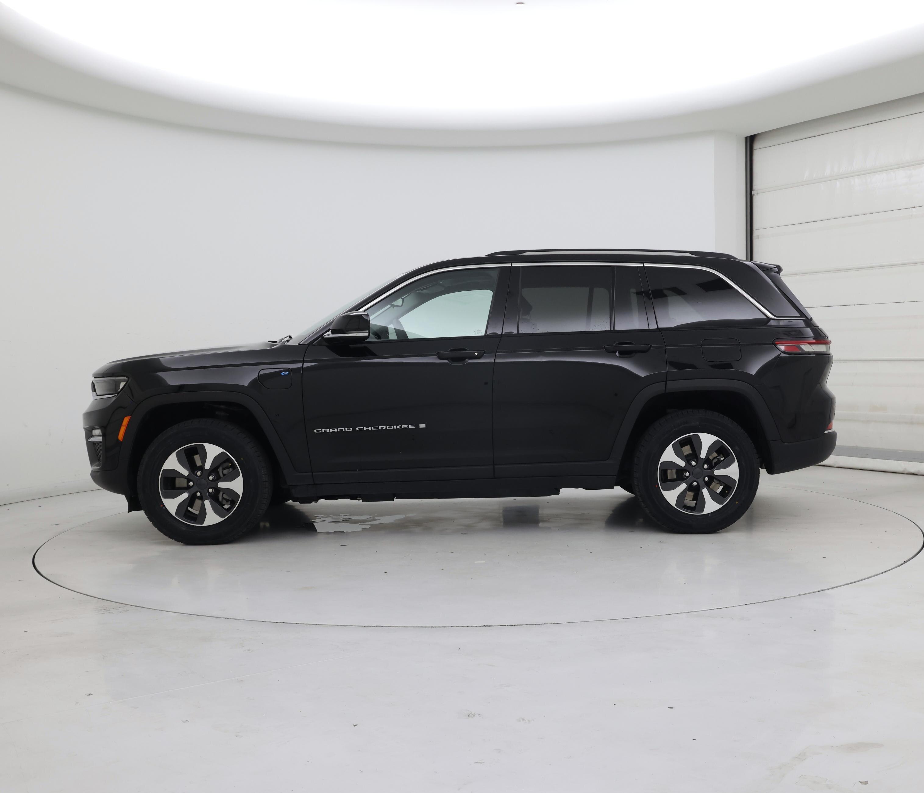 Thumbnail: 2024 Jeep Grand Cherokee - 3