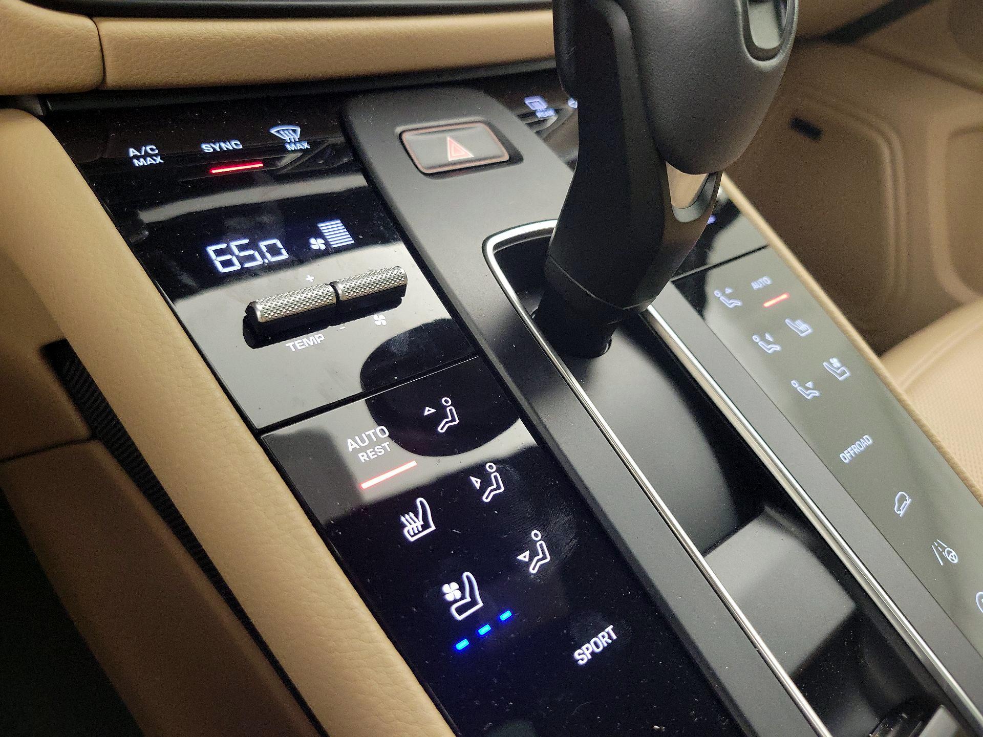 Thumbnail: 2024 Porsche Macan - 17