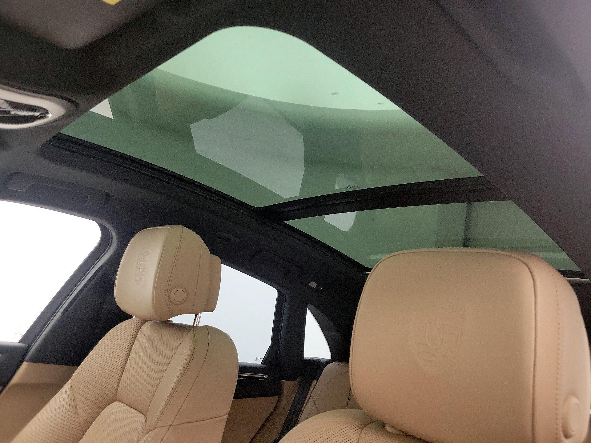 Thumbnail: 2024 Porsche Macan - 20
