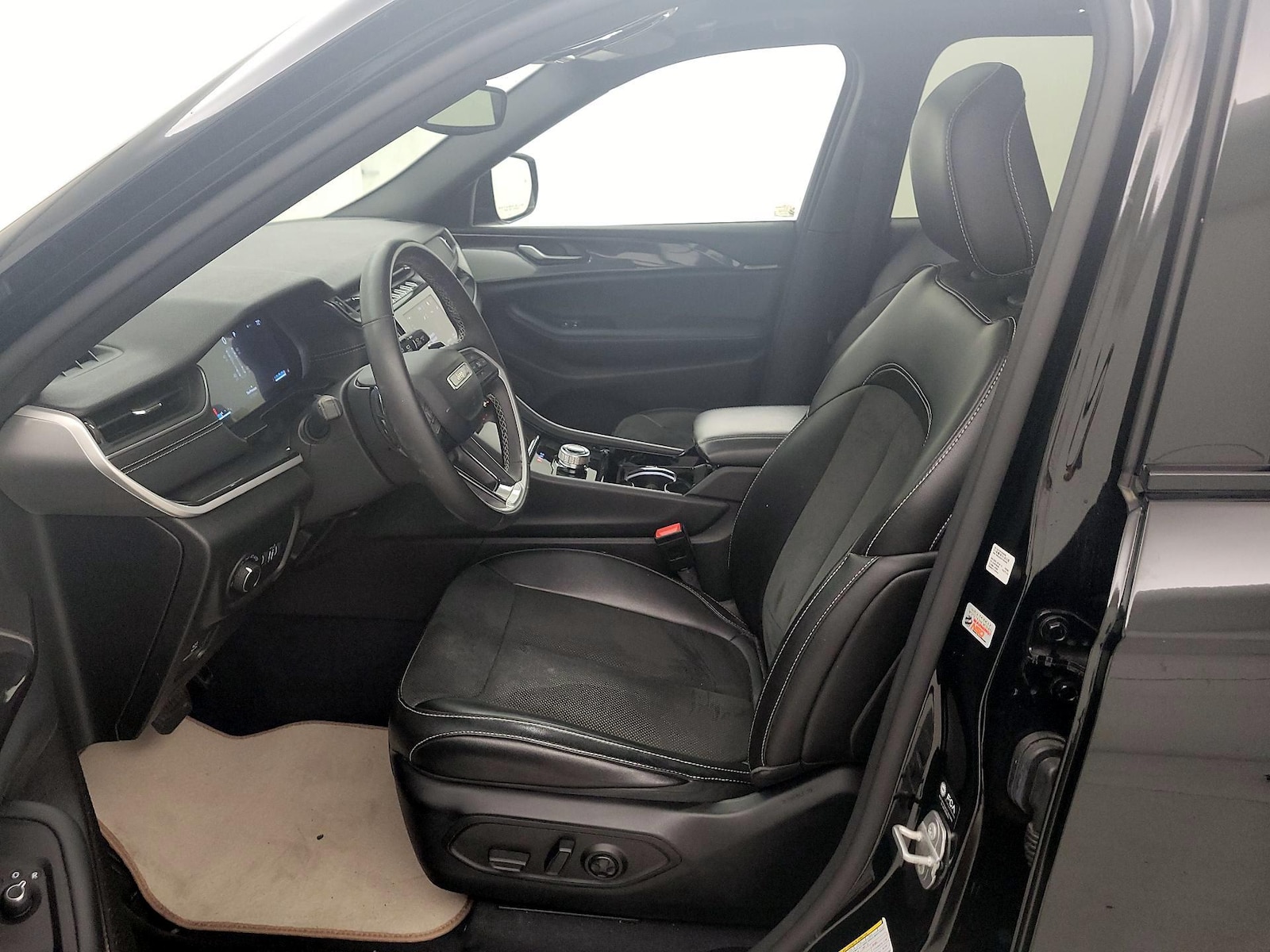 2023 Jeep Grand Cherokee Altitude - Photo 12