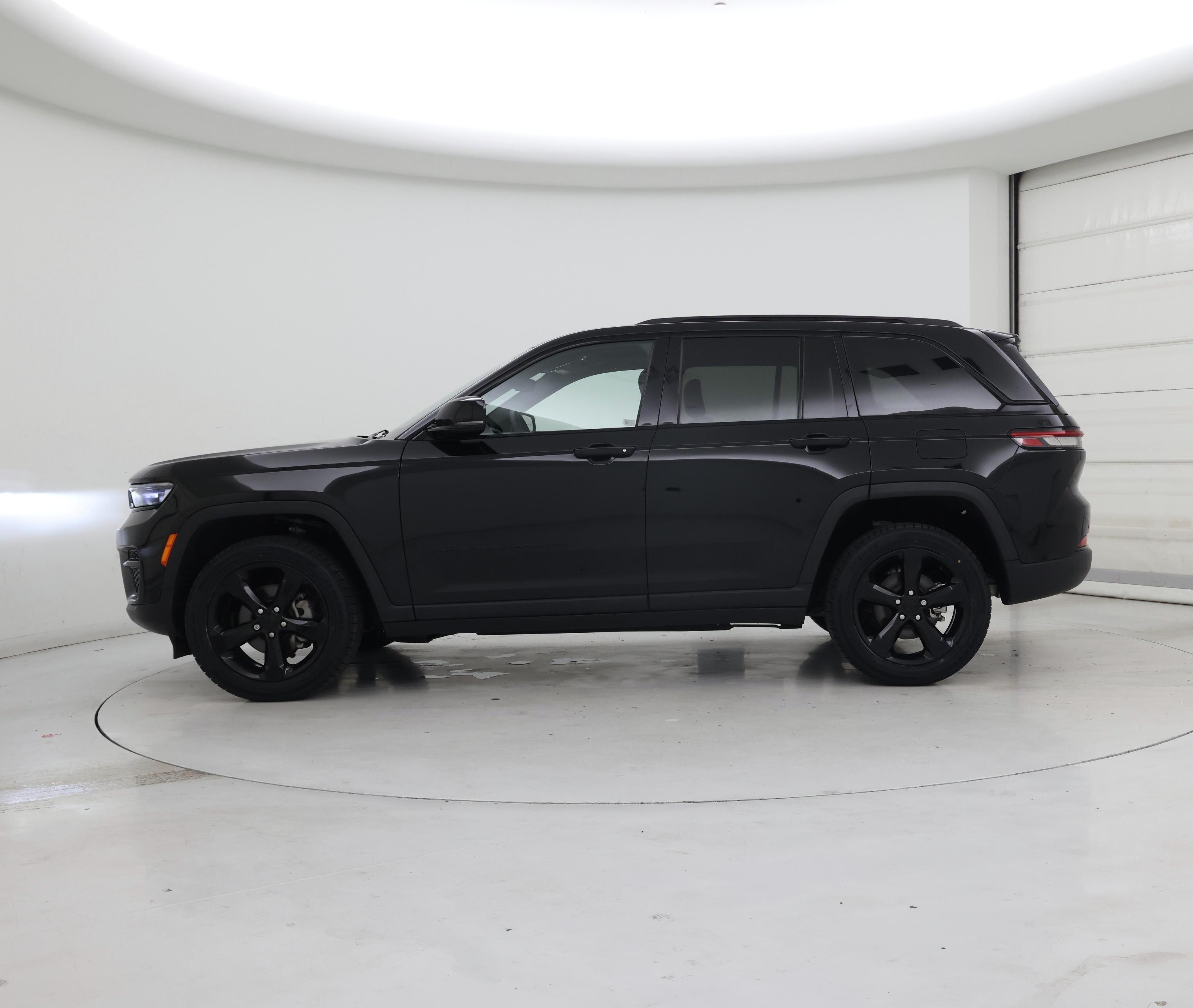 Thumbnail: 2023 Jeep Grand Cherokee - 3